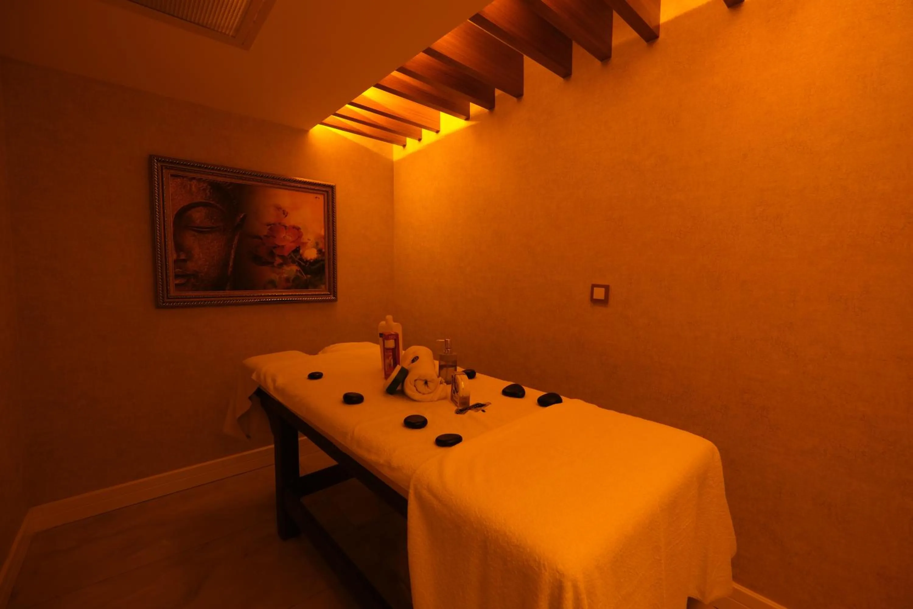 Leslion Luxury Hotel