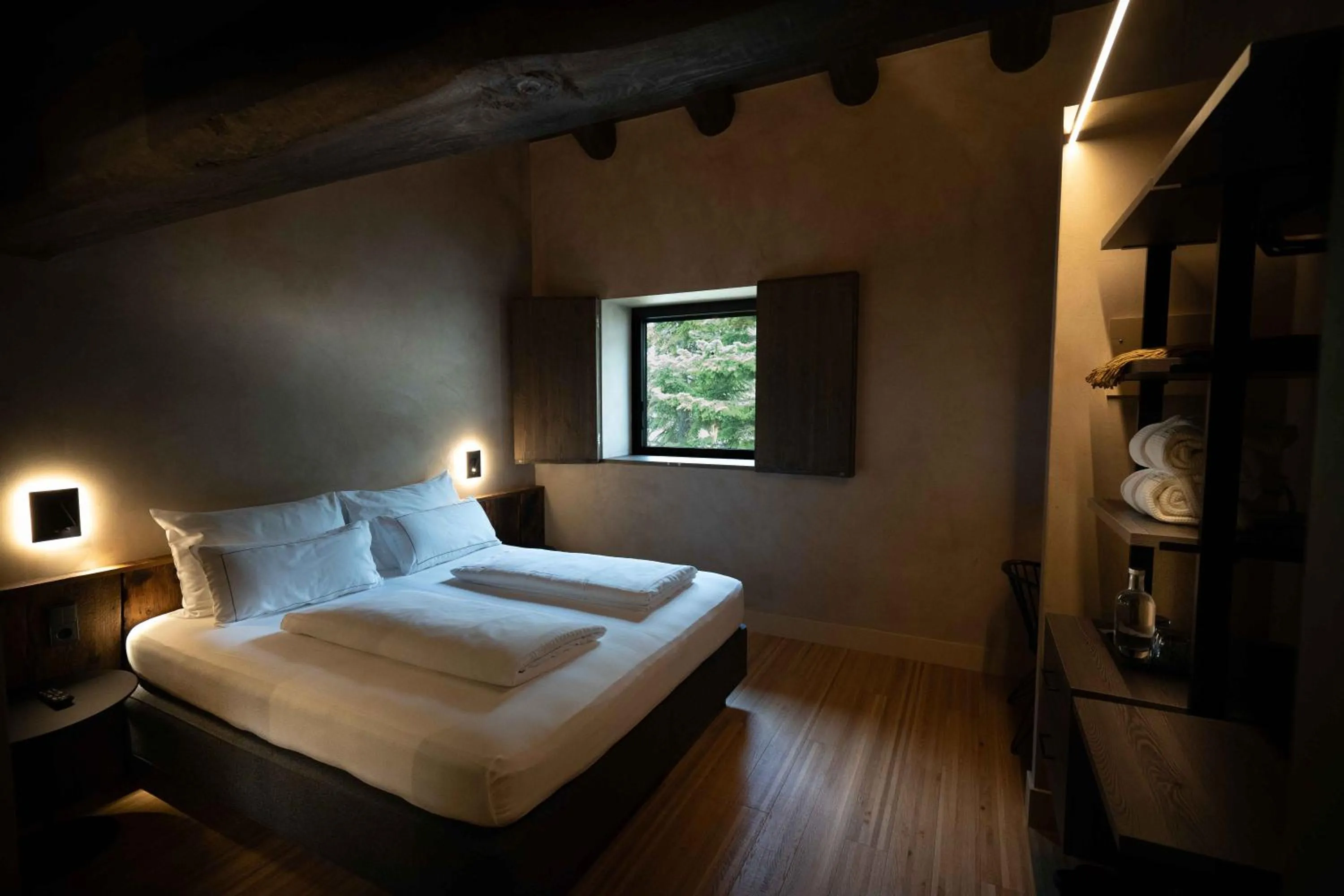 Photo of the whole room, Bed in Les Pardines 1819 Mountain suites & SPA