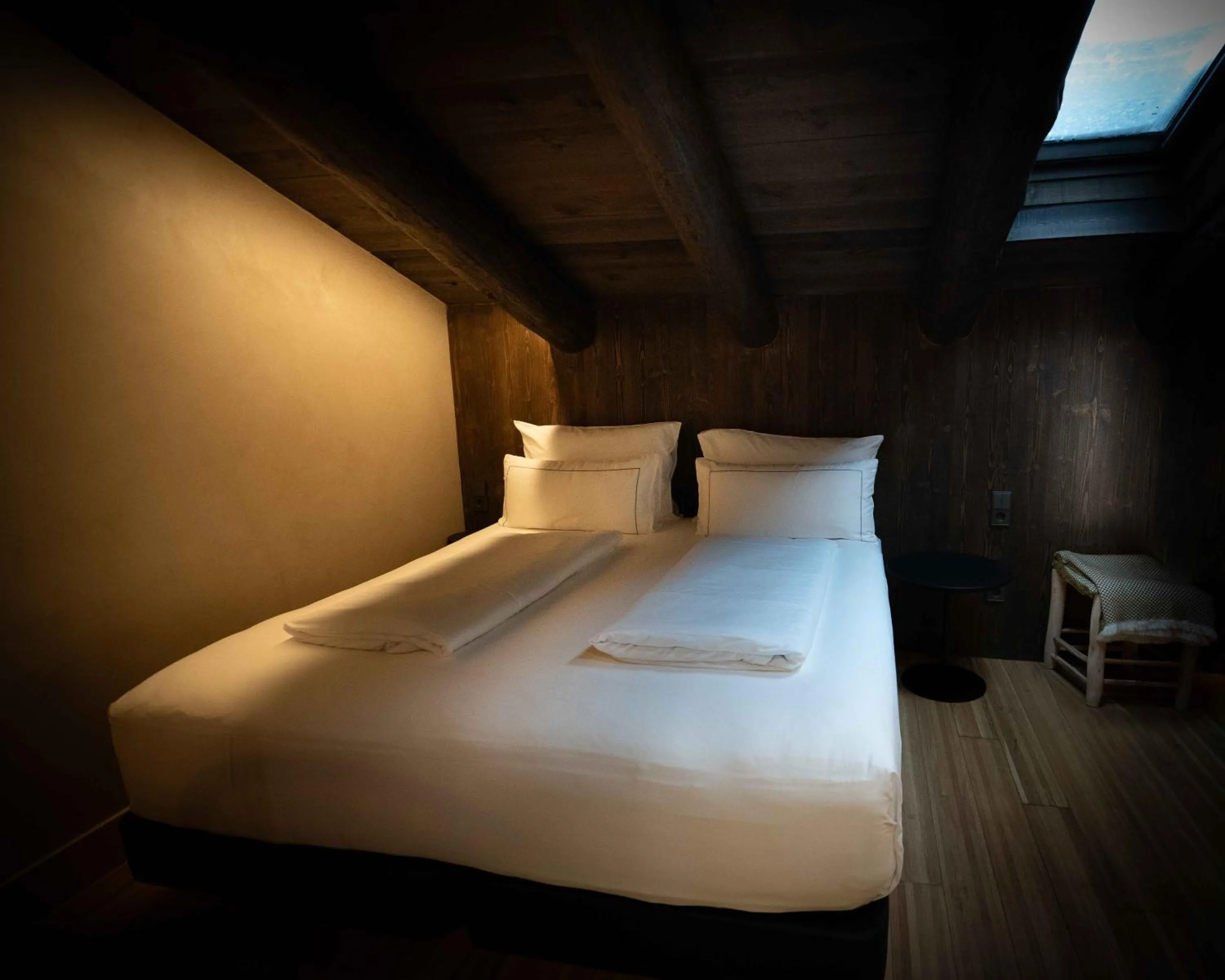 Bed in Les Pardines 1819 Mountain suites & SPA