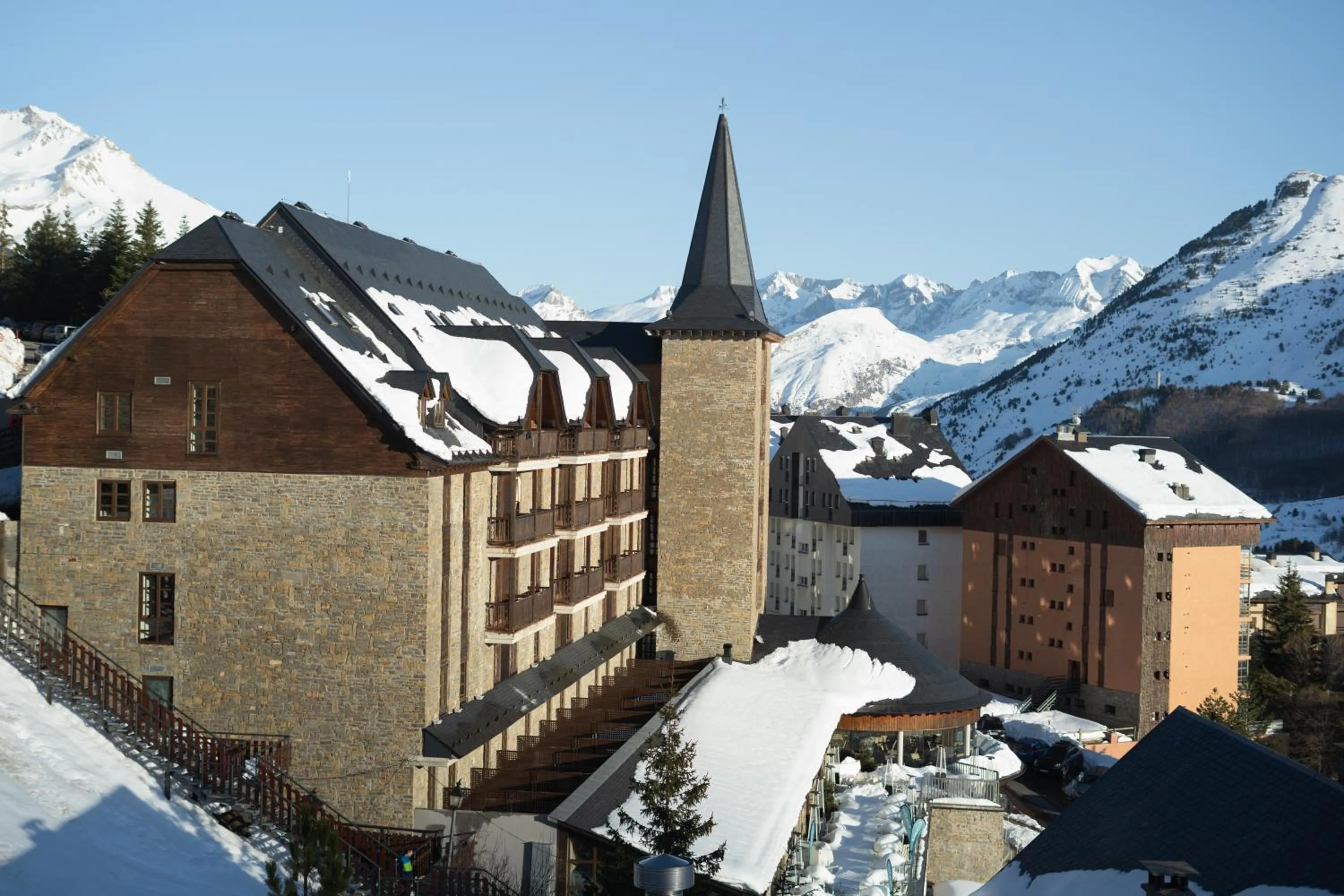 Facade/entrance in SNÖ Aragon Hills