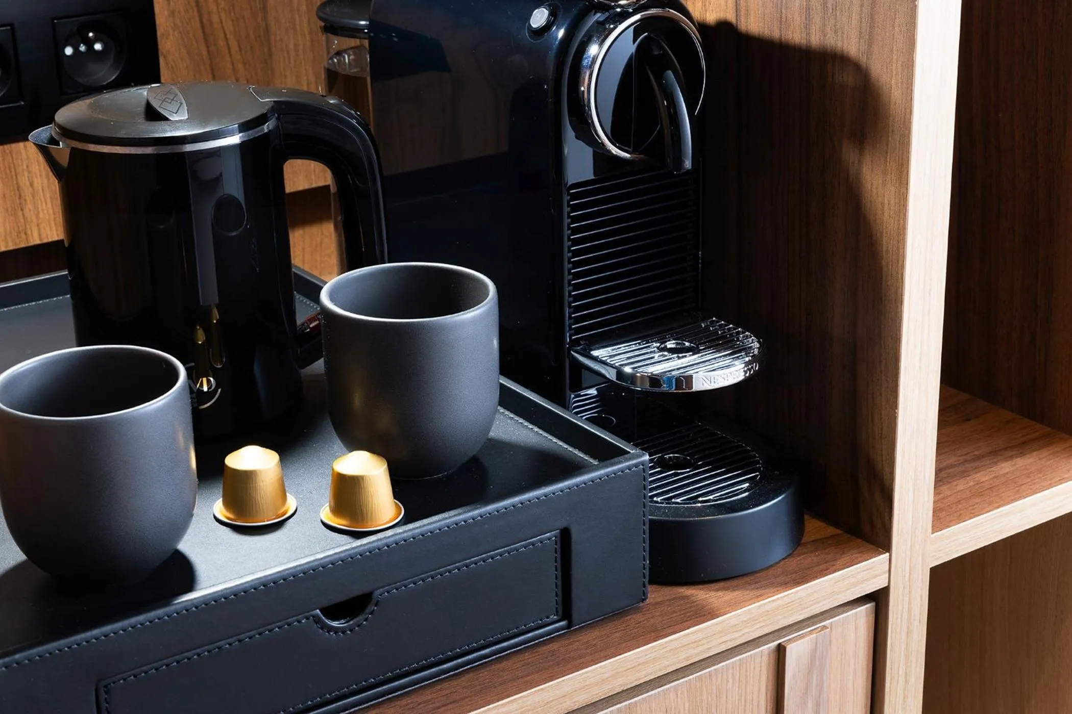 Coffee/tea facilities in Les Artistes