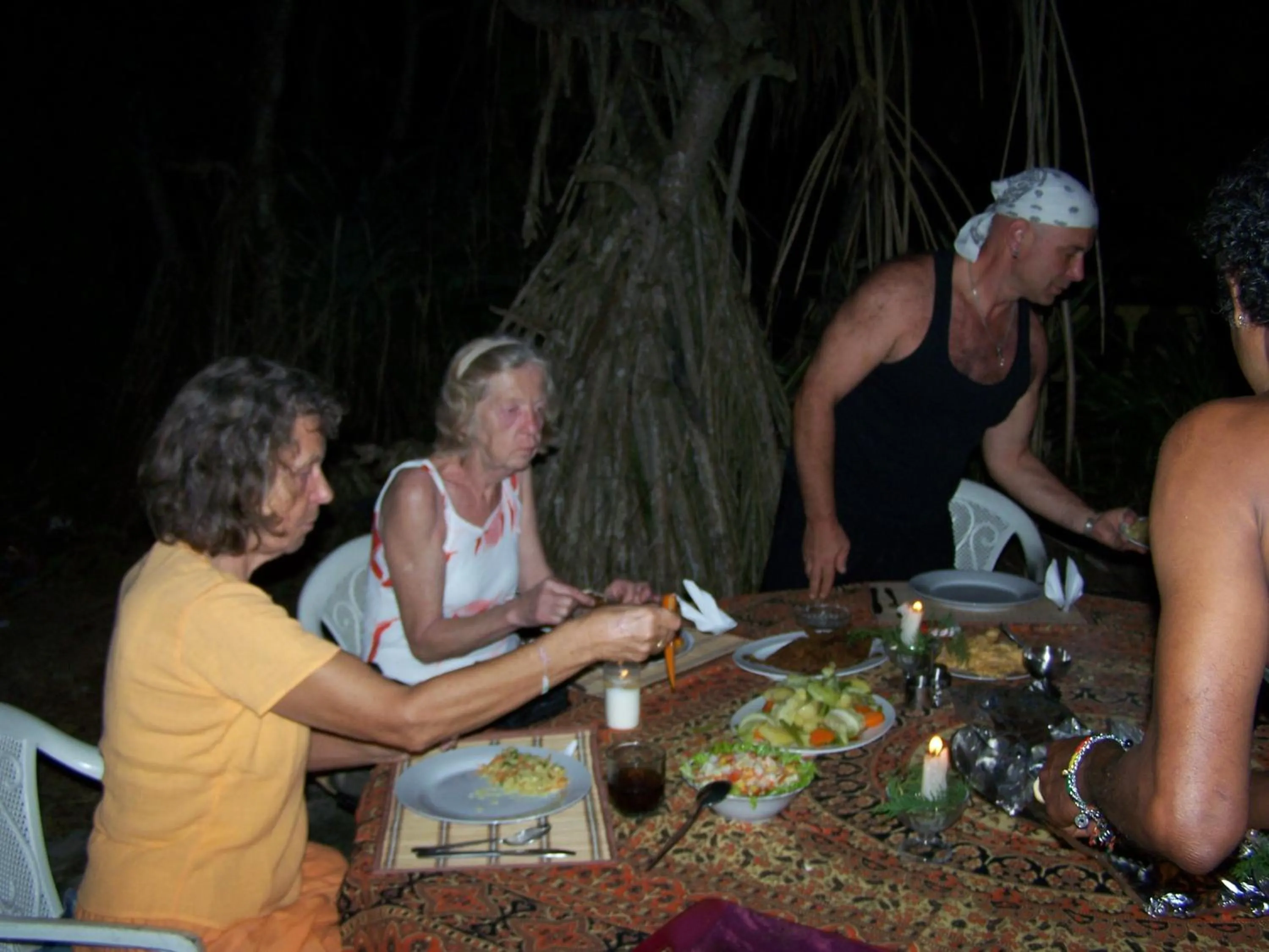 Food and drinks in Ravana - Beach CABANAS