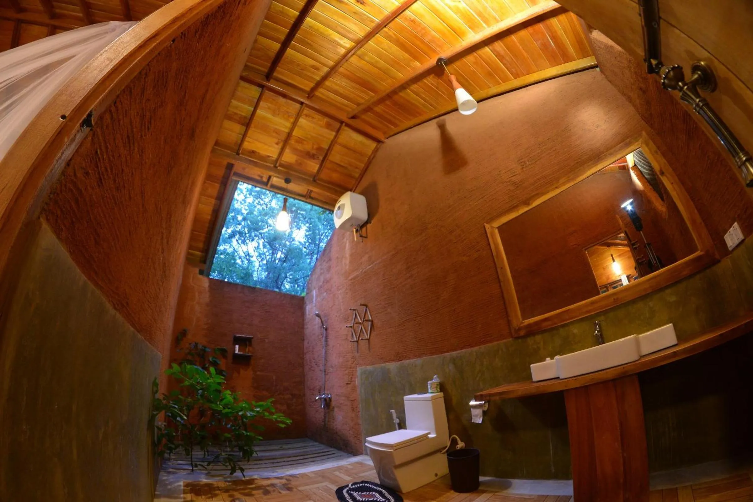 Bathroom in Habarana Tree house Mutu village