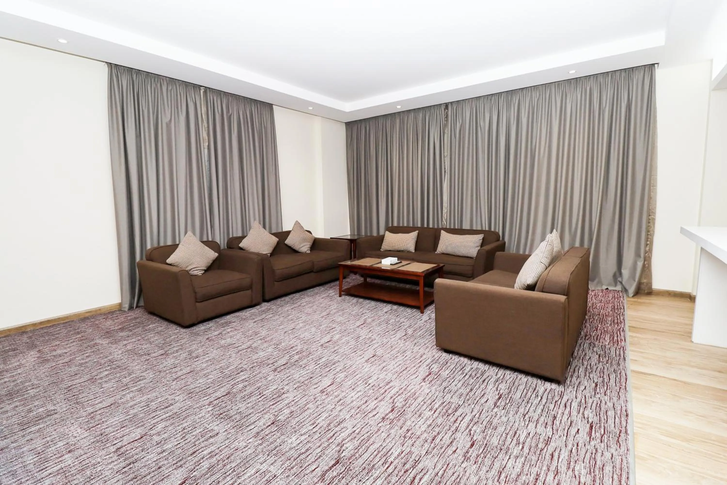 شقق مسكن المدينة للشقق المخدومة