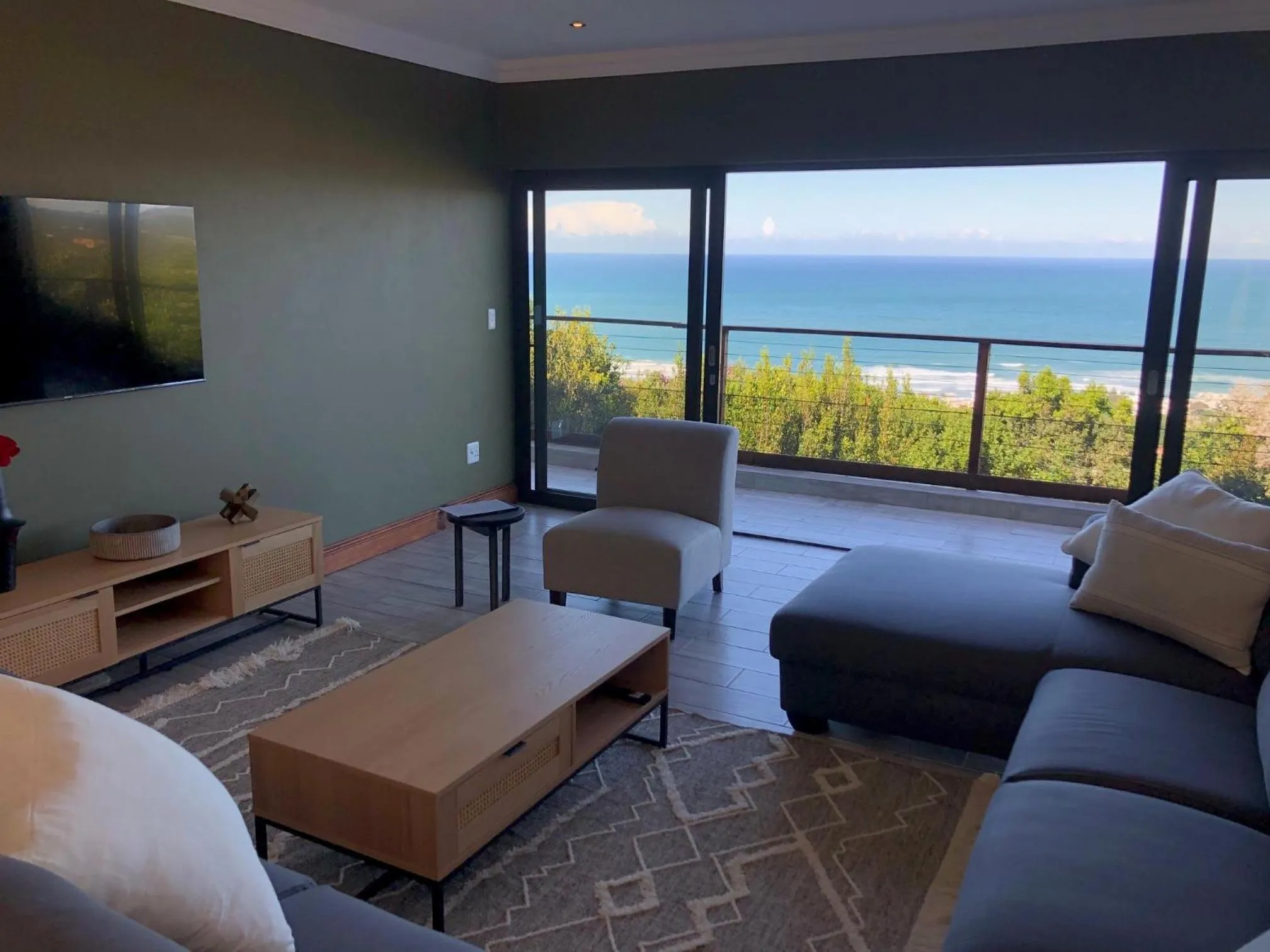 TV and multimedia in Forest Hill Wilderness