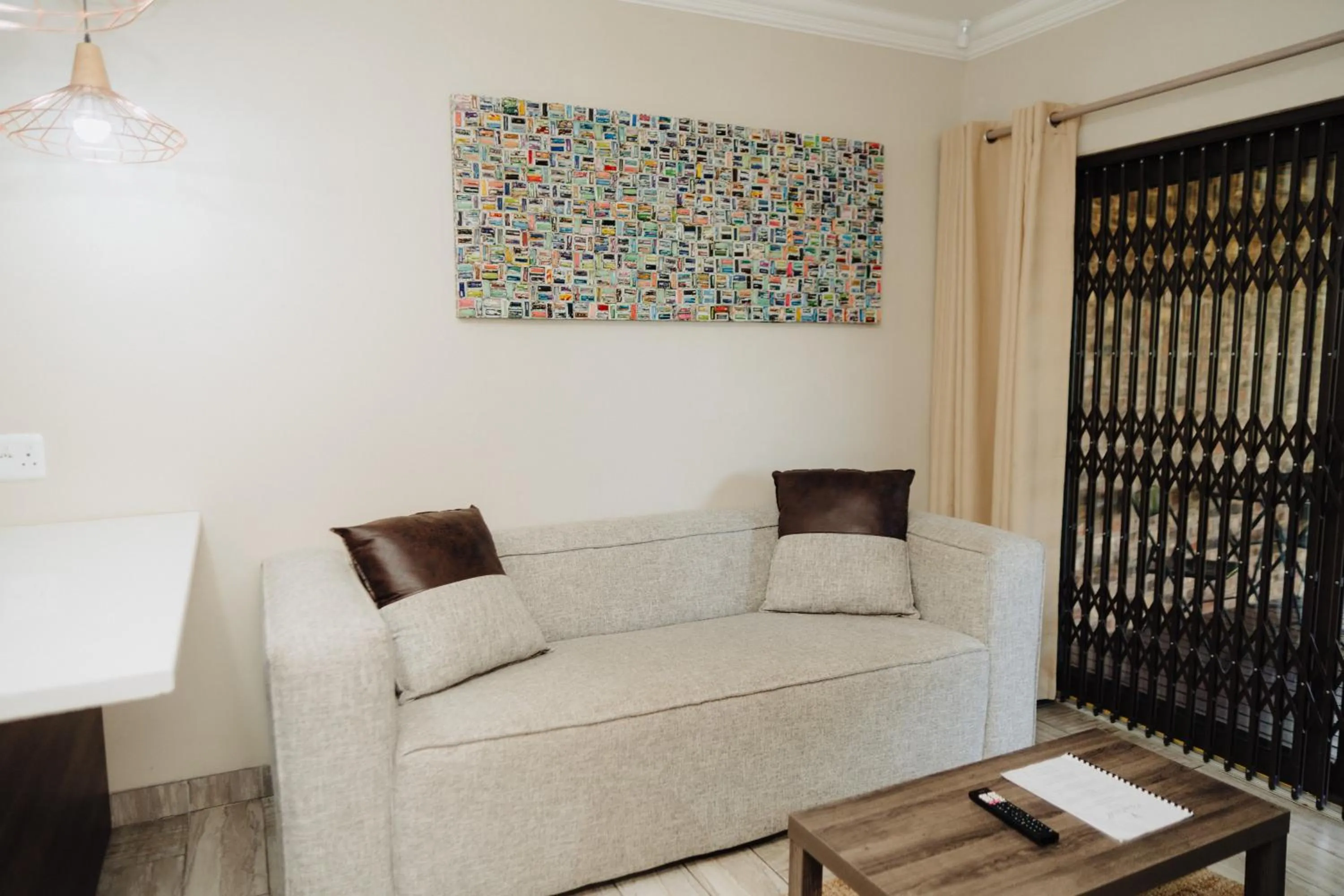Living room in Forest Hill Wilderness