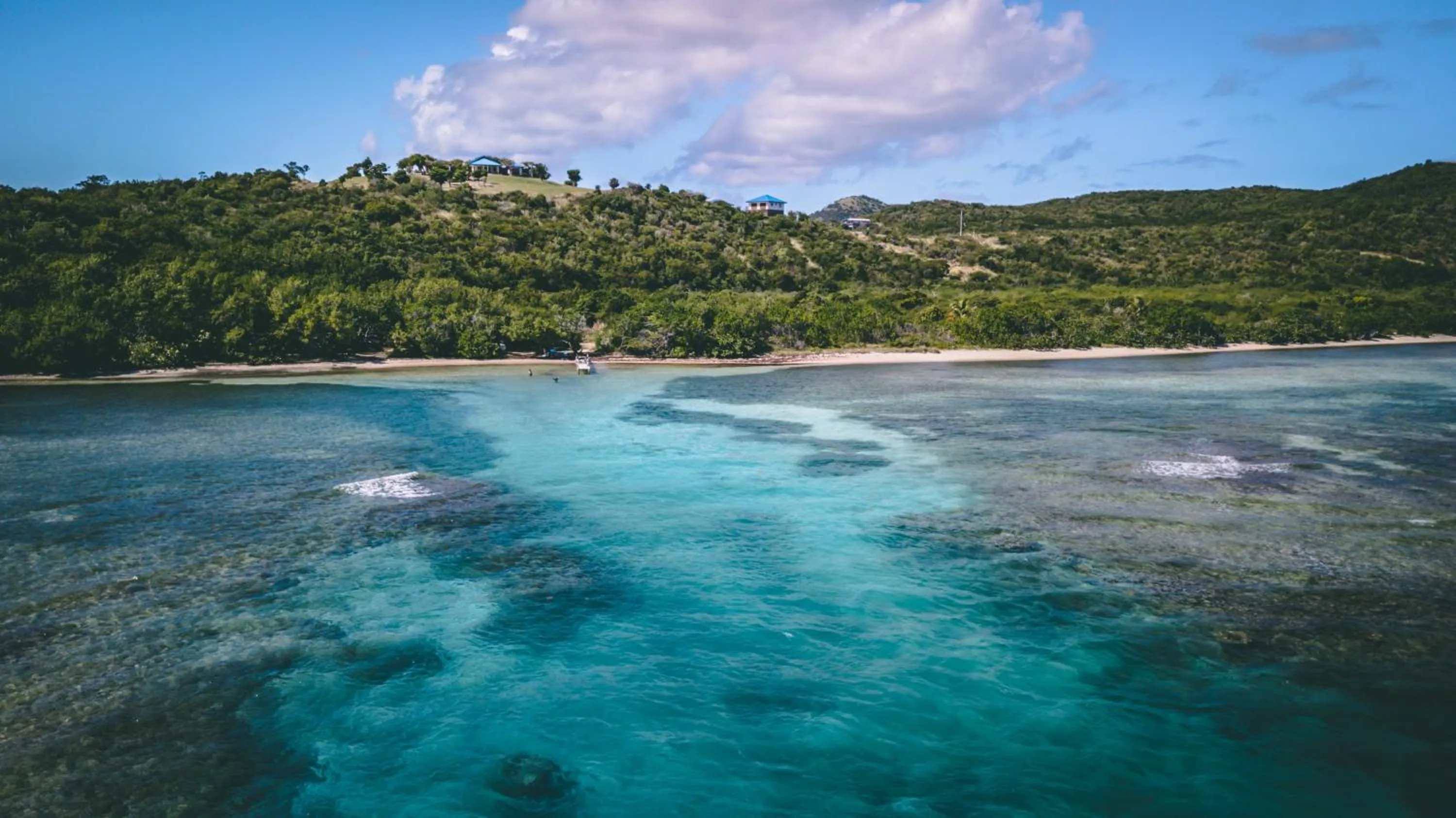 Snorkeling in El Navegante de Culebra