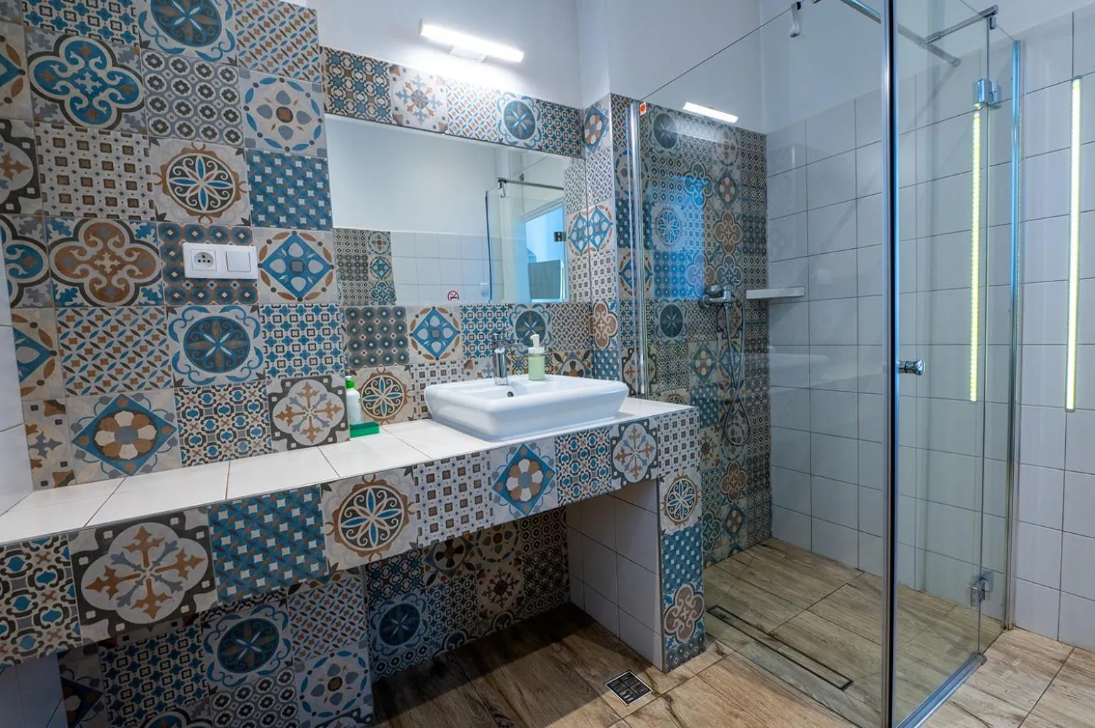 Shower in Trzy Kafki Private Rooms