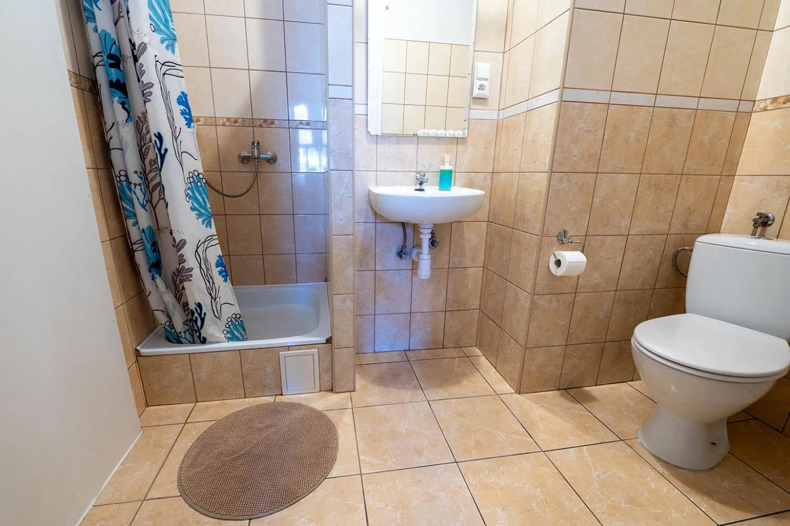 Bathroom in Trzy Kafki Private Rooms