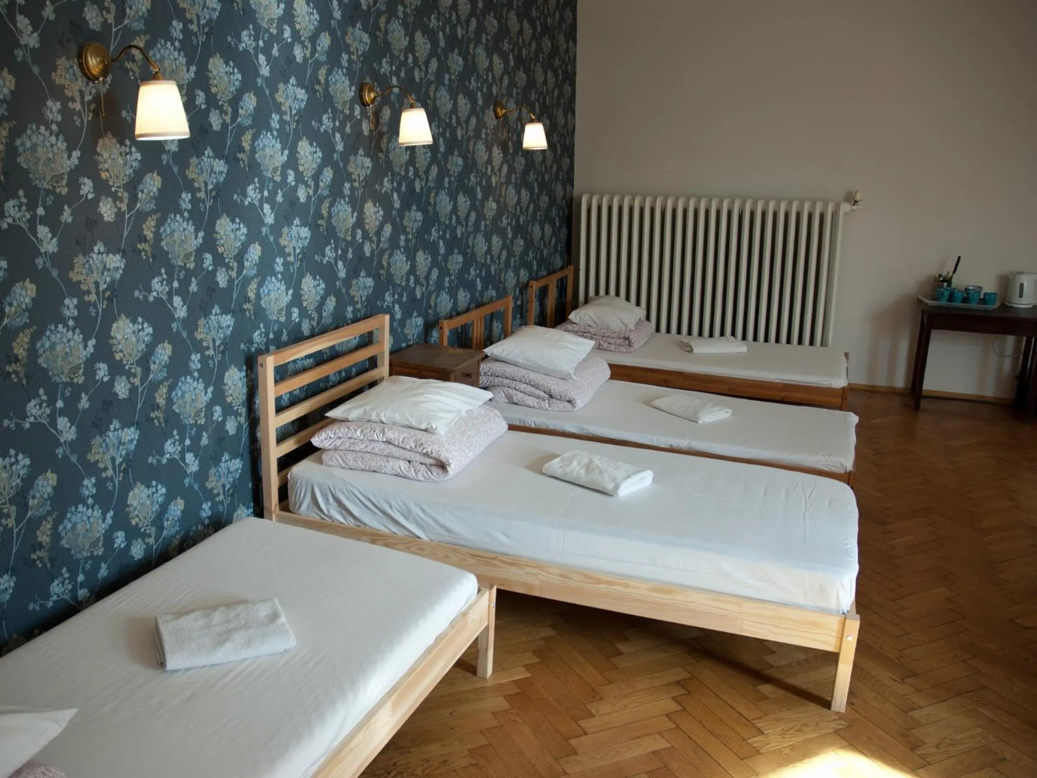 Photo of the whole room, Bed in Trzy Kafki Private Rooms