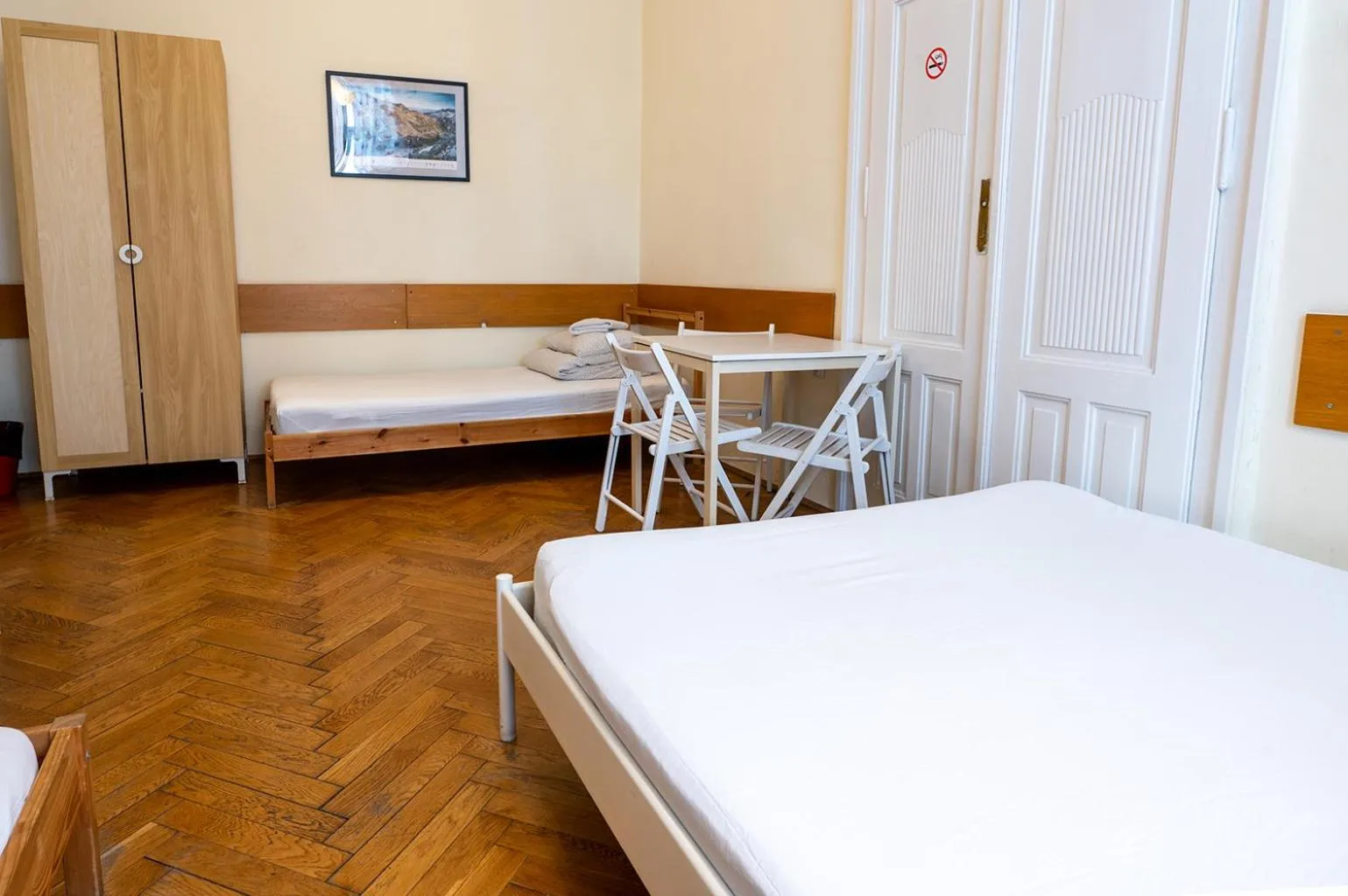 Photo of the whole room, Bed in Trzy Kafki Private Rooms