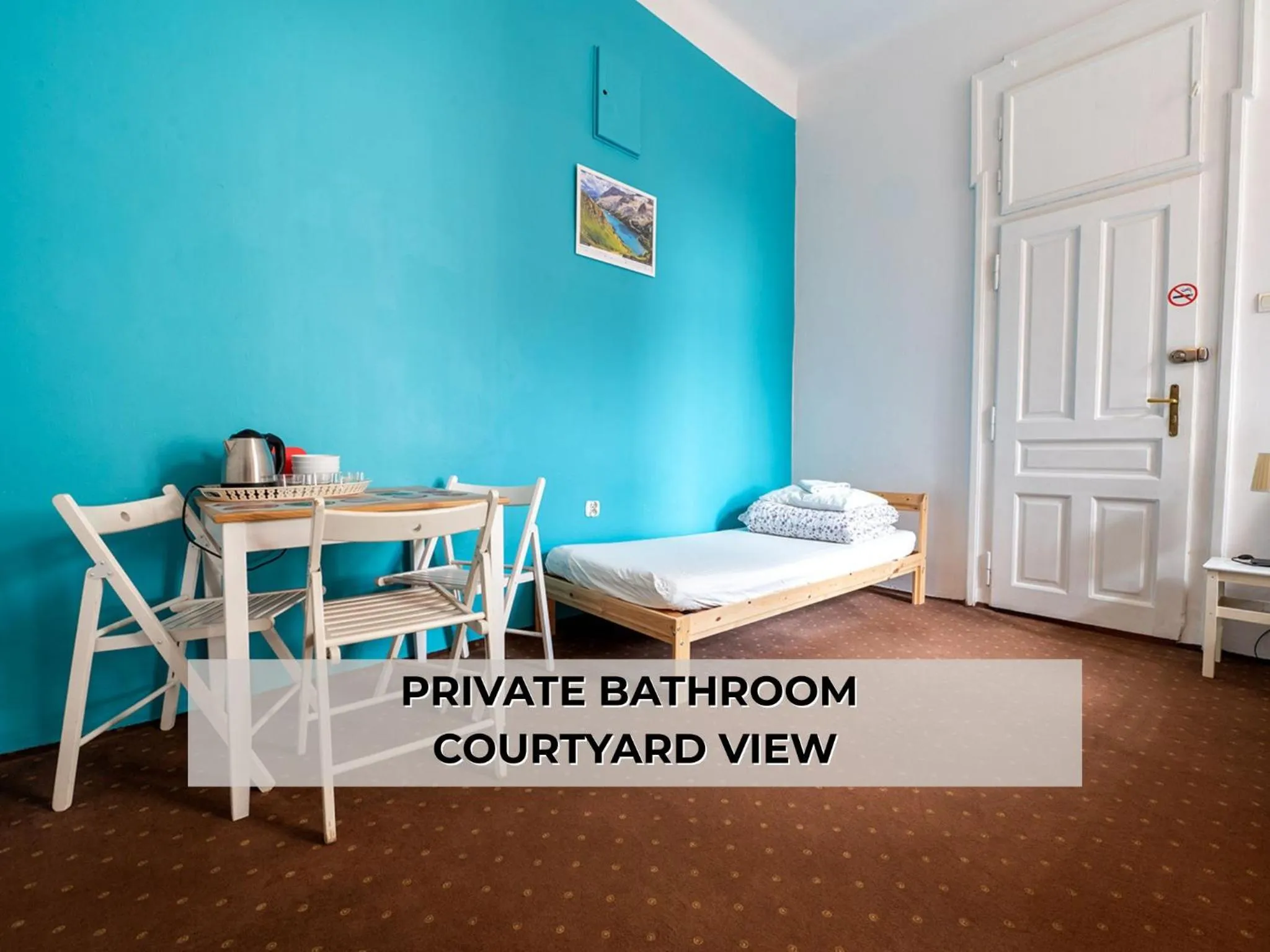 Bed in Trzy Kafki Private Rooms