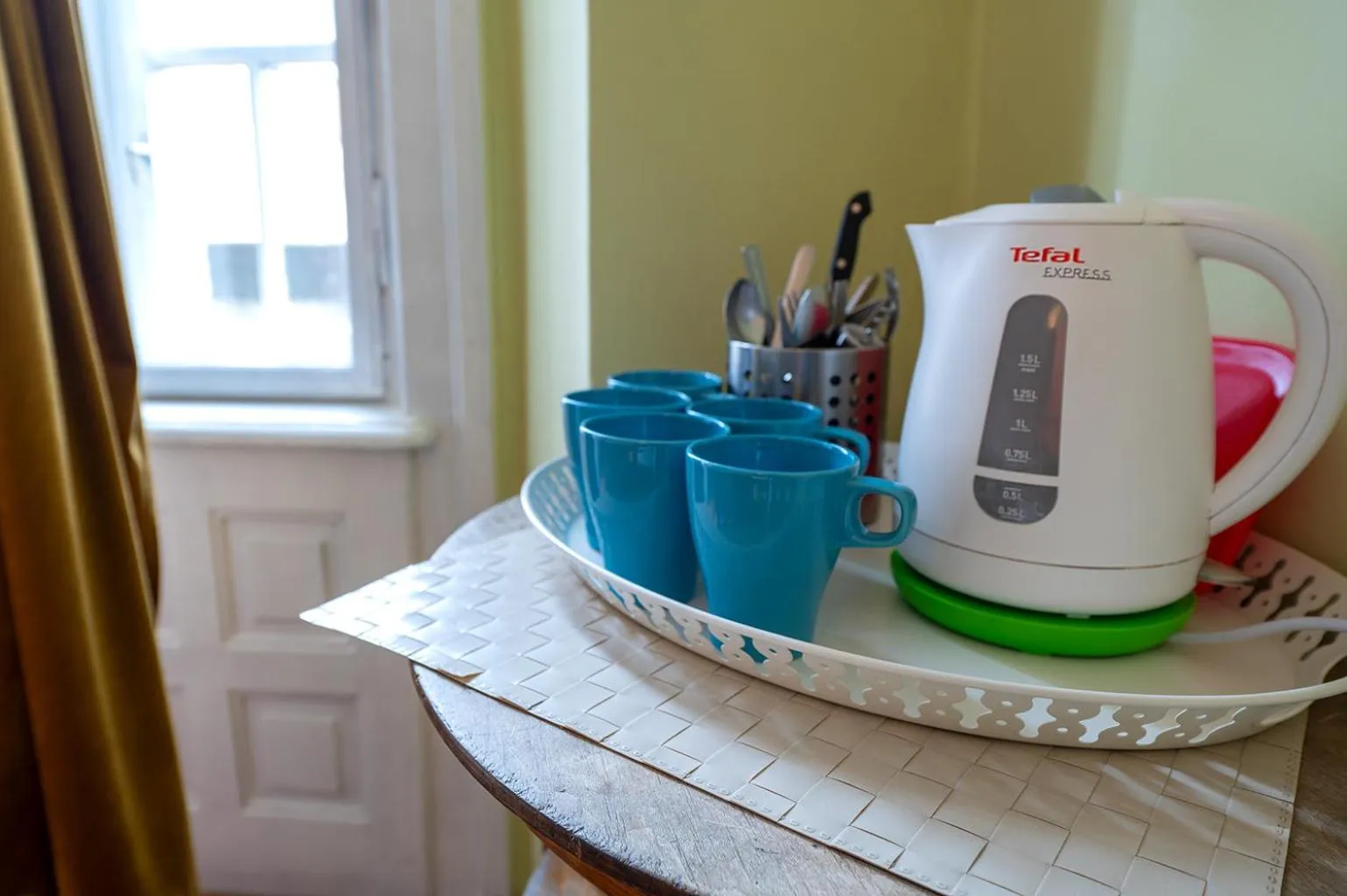 Coffee/tea facilities in Trzy Kafki Private Rooms