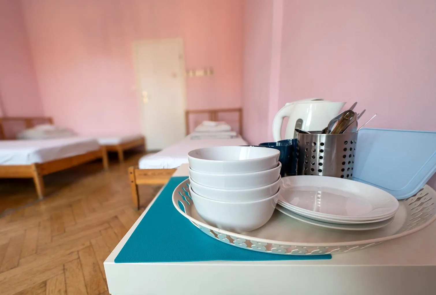 Coffee/tea facilities, Bed in Trzy Kafki Private Rooms