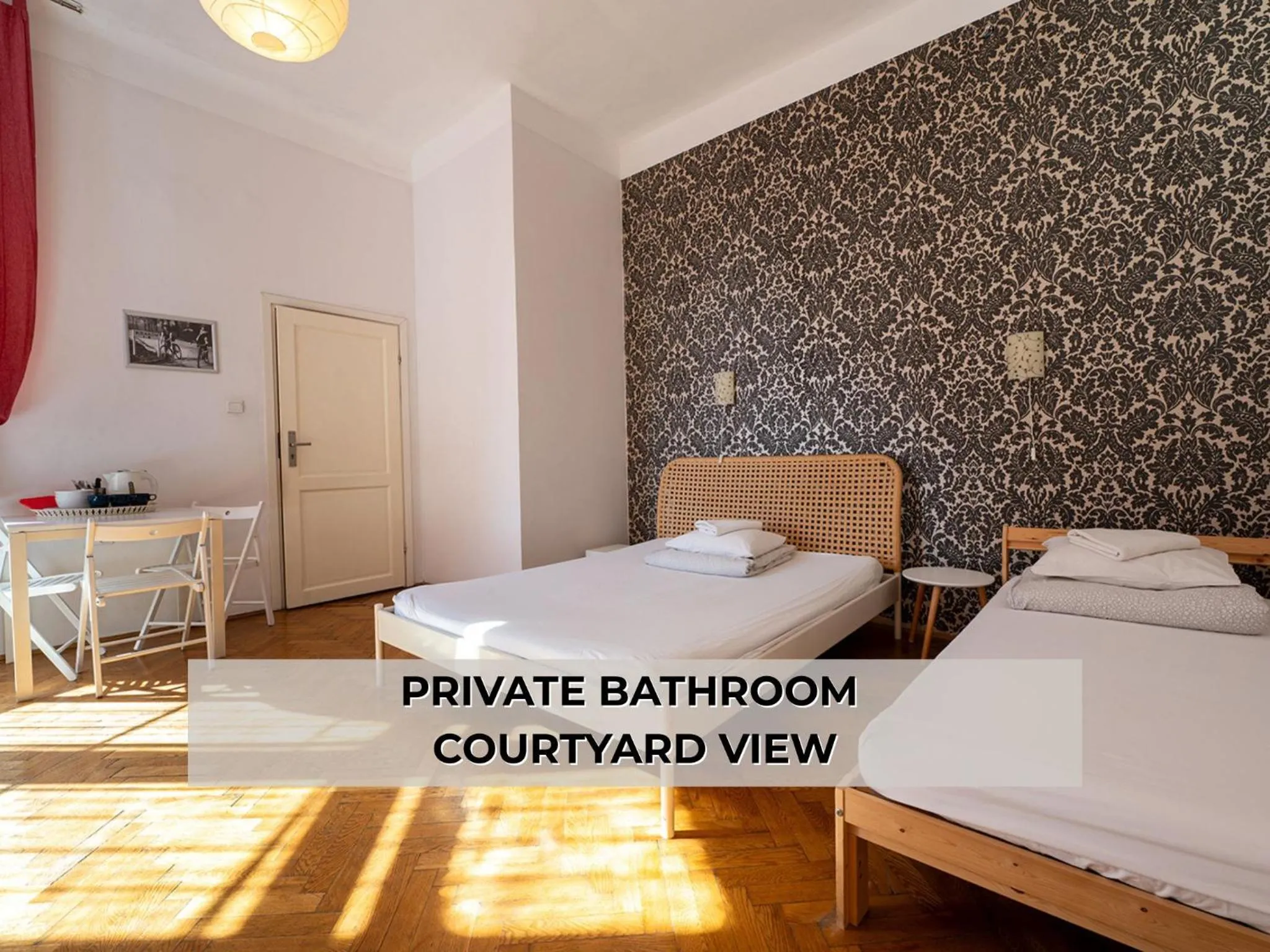 Bed in Trzy Kafki Private Rooms