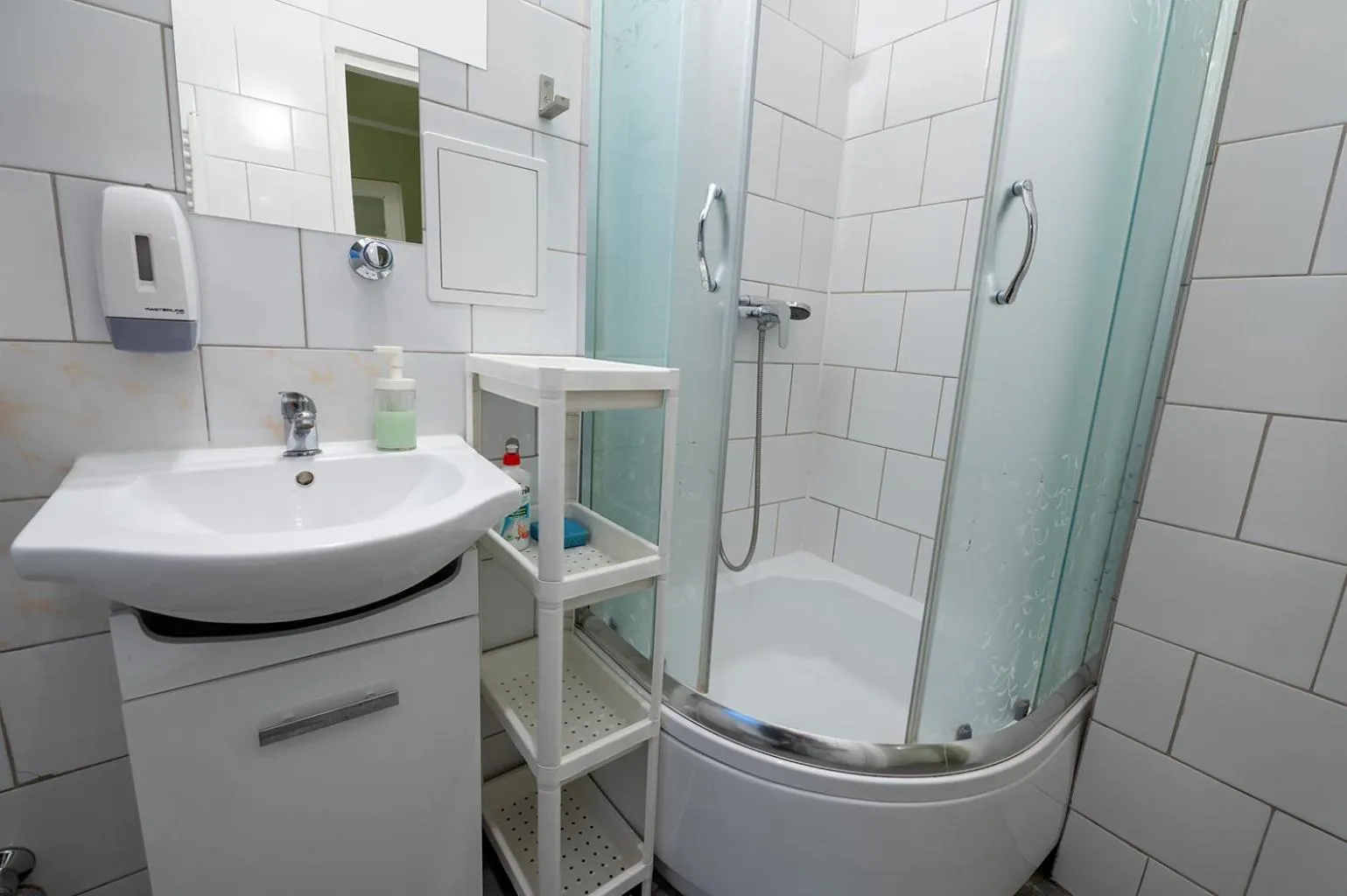 Bathroom in Trzy Kafki Private Rooms