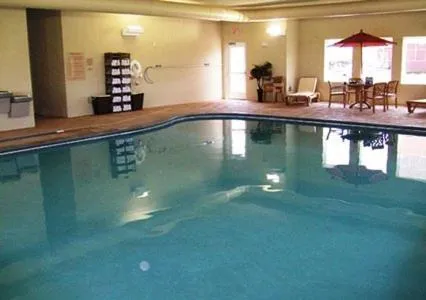 Swimming pool in MainStay Suites Rapid City