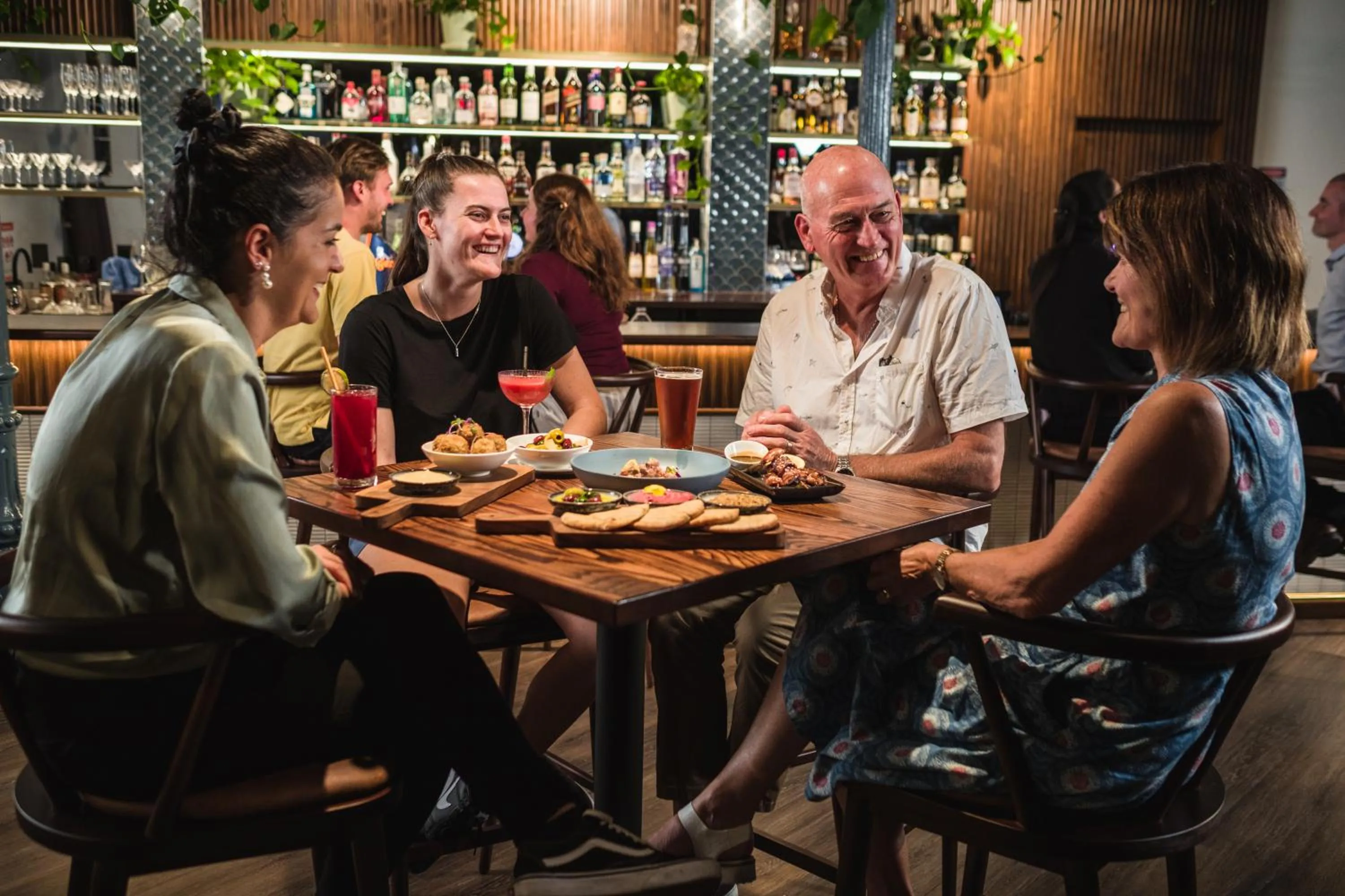 Restaurant/places to eat in Carnmore Hotel Christchurch