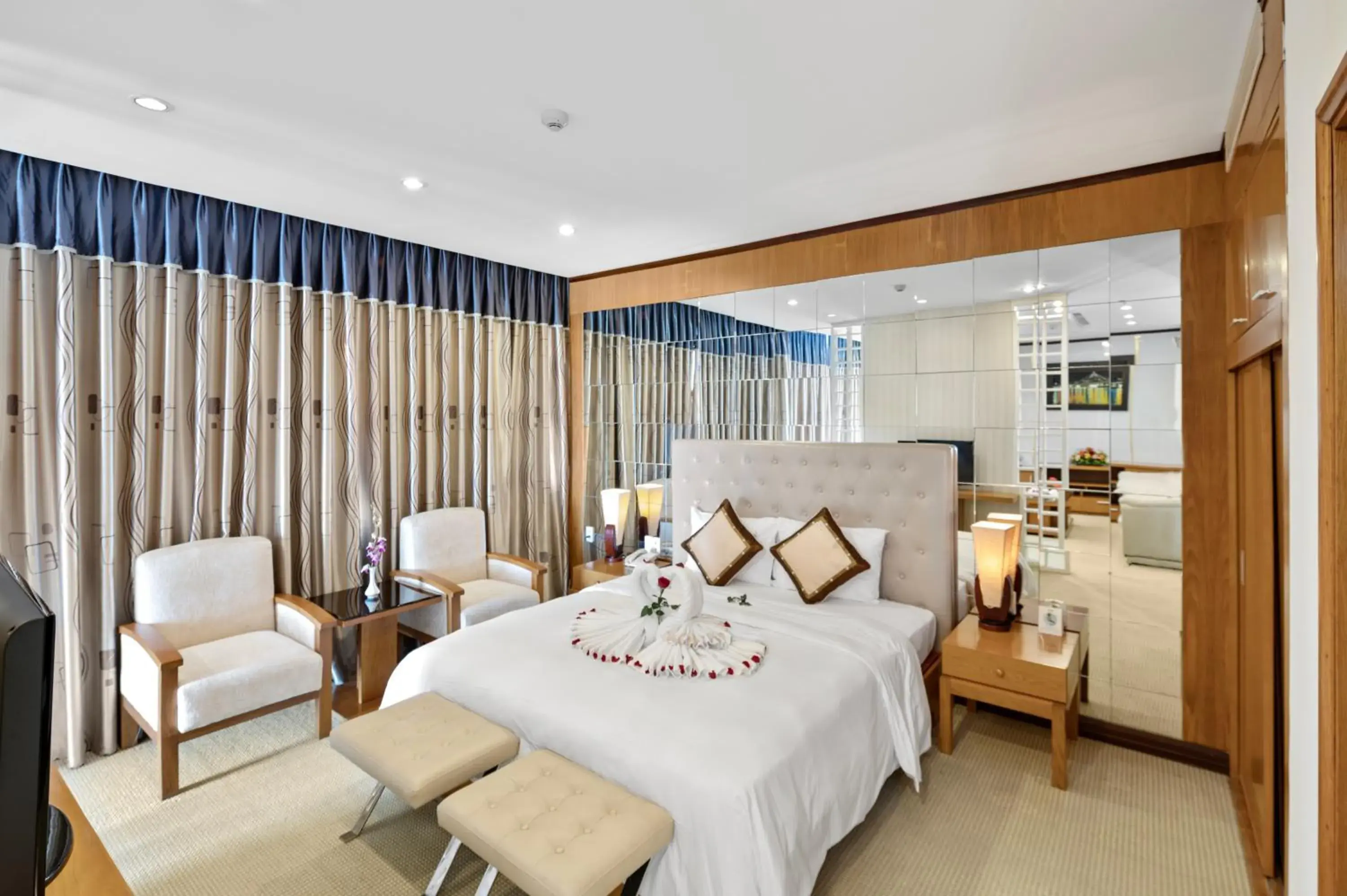 Suite in Danang Petro Hotel Suite in Danang Petro Hotel