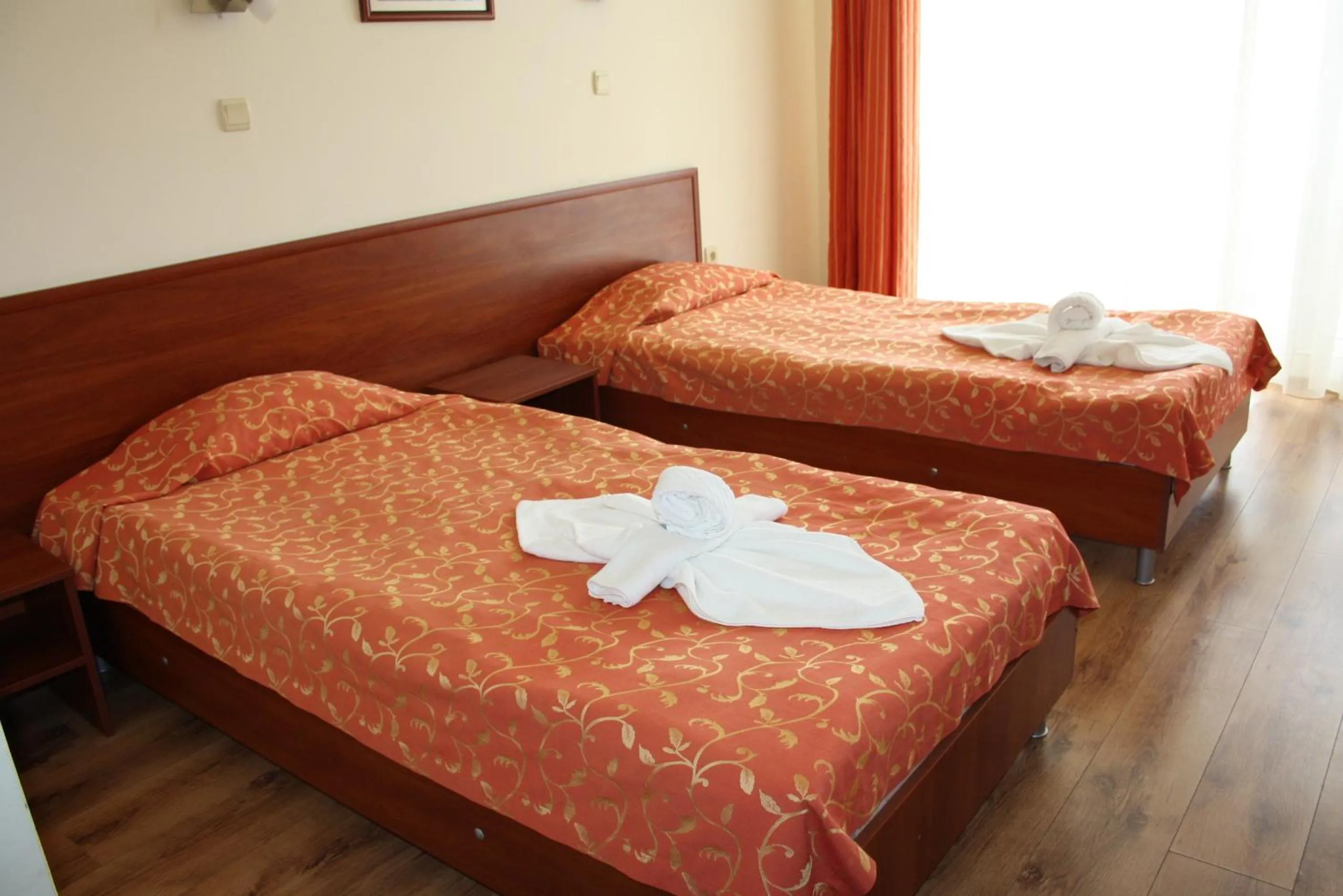 Day in Iris Beach Hotel