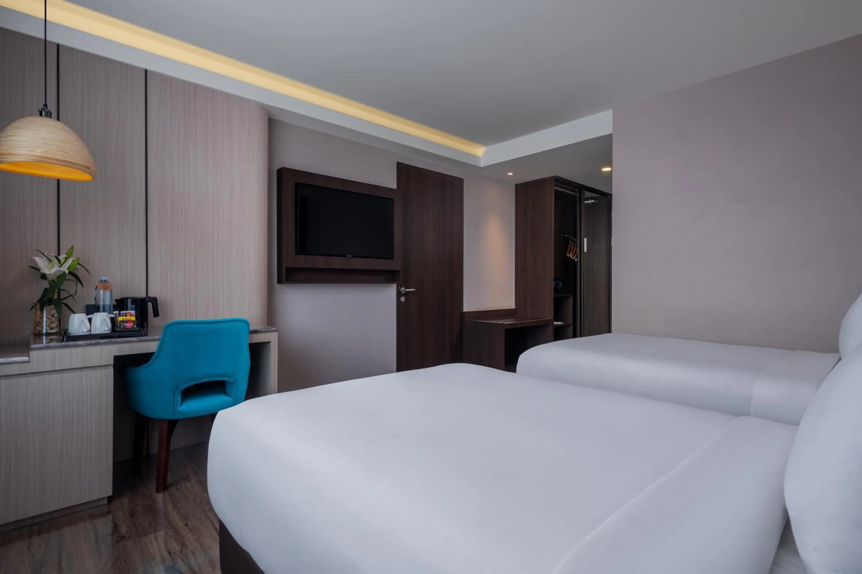 Bedroom, Bed in The Manohara Hotel Yogyakarta