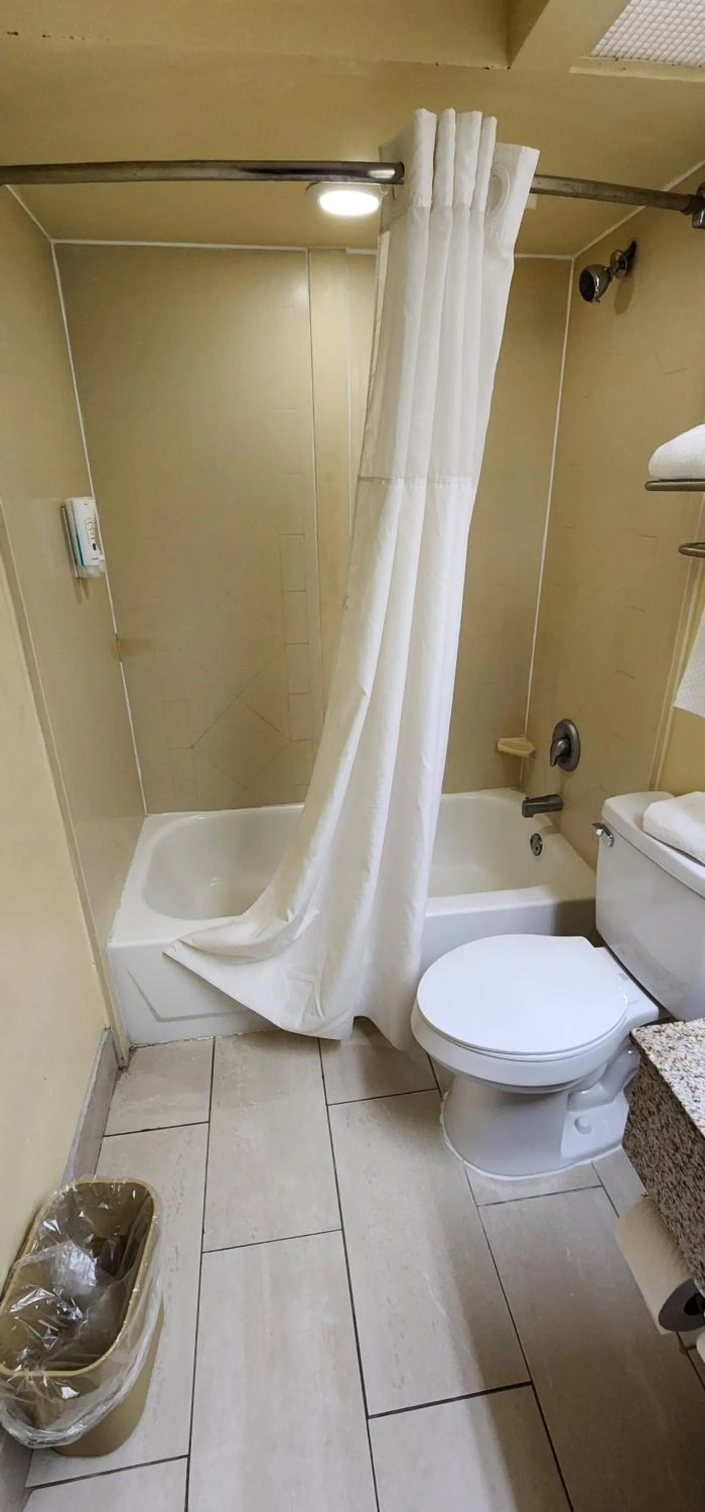 Bathroom in Quality Inn Albany