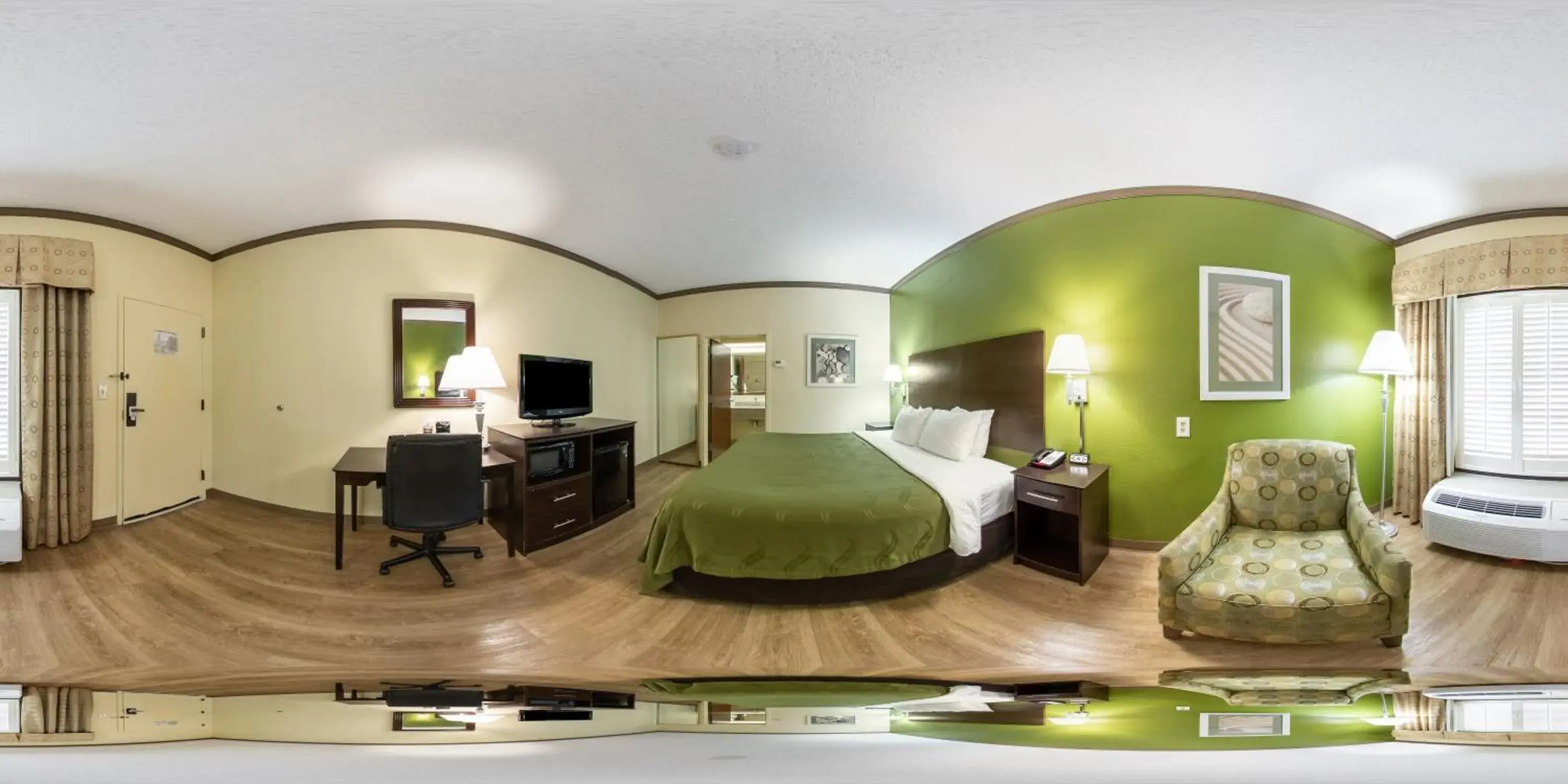 Executive King Room - Non-Smoking in Quality Inn Albany Executive King Room - Non-Smoking in Quality Inn Albany