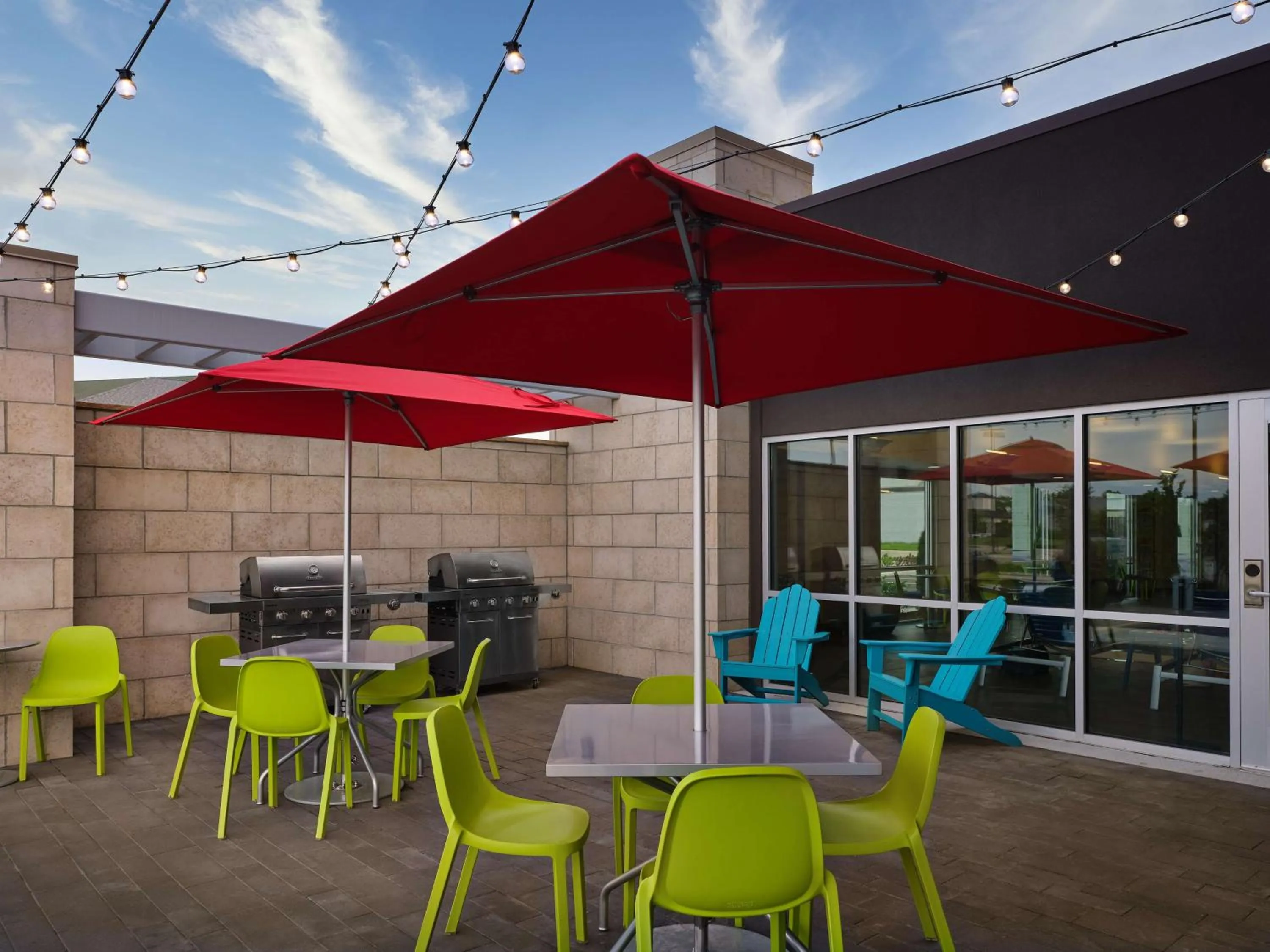 Dining area in Home2 Suites By Hilton Fishers Indianapolis Northeast