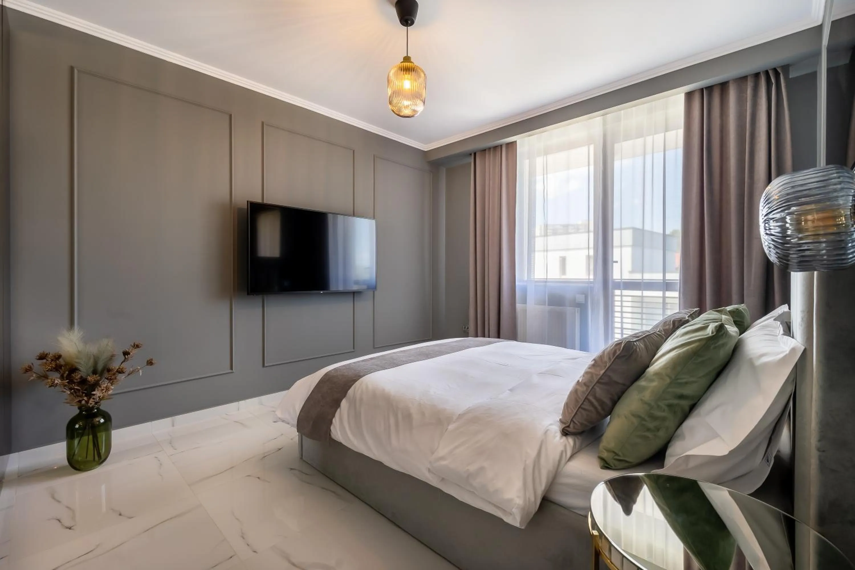 TV and multimedia, Bed in Urbio Private Suites