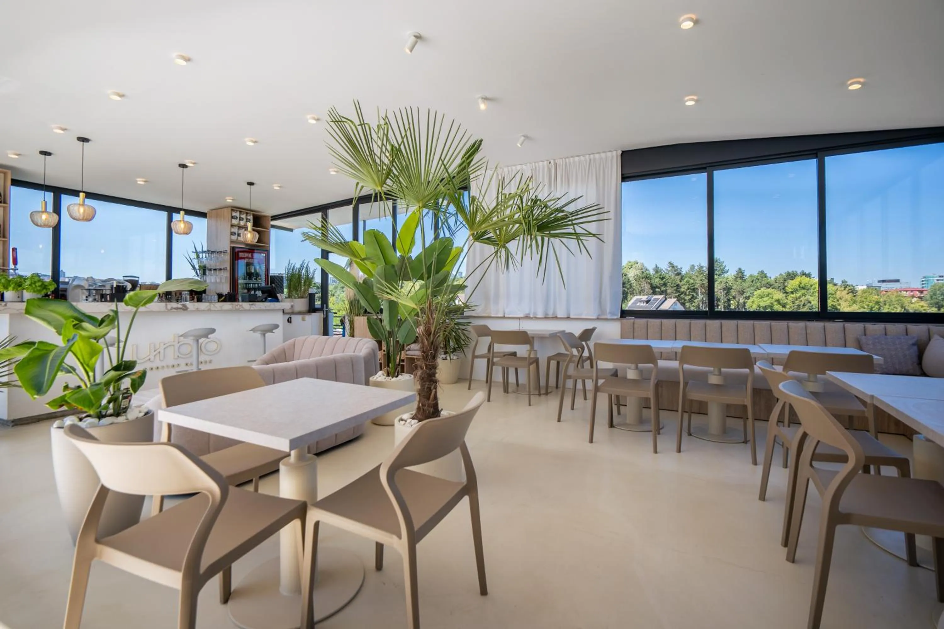 Lounge or bar in Urbio Private Suites