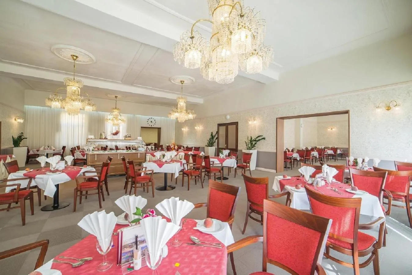 Restaurant/places to eat in Savoy Spa & Kurhotel