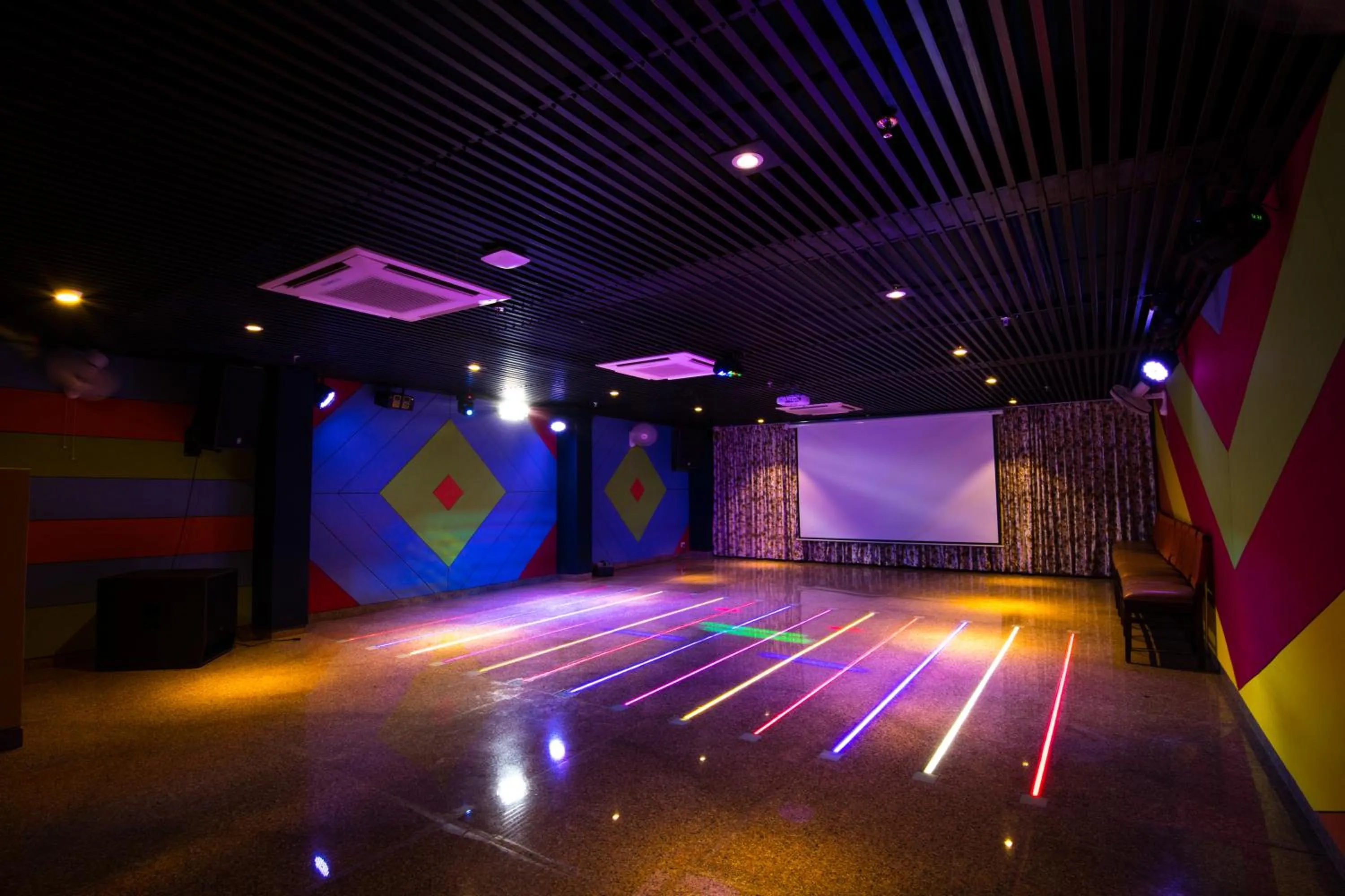 Evening entertainment in Hotel Sheetal