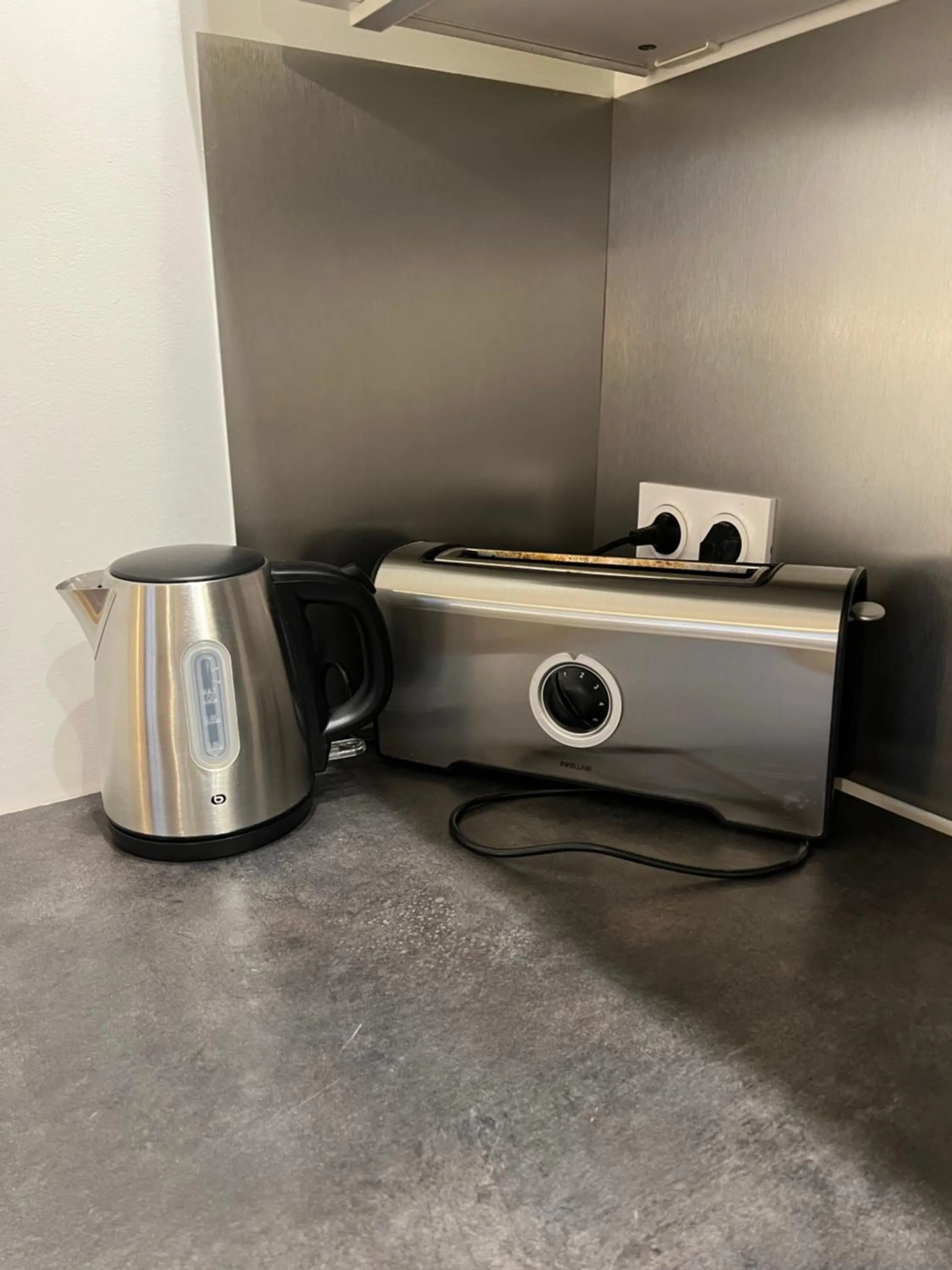 Coffee/tea facilities in NOTRE DAME - STYLISH APARTMENT