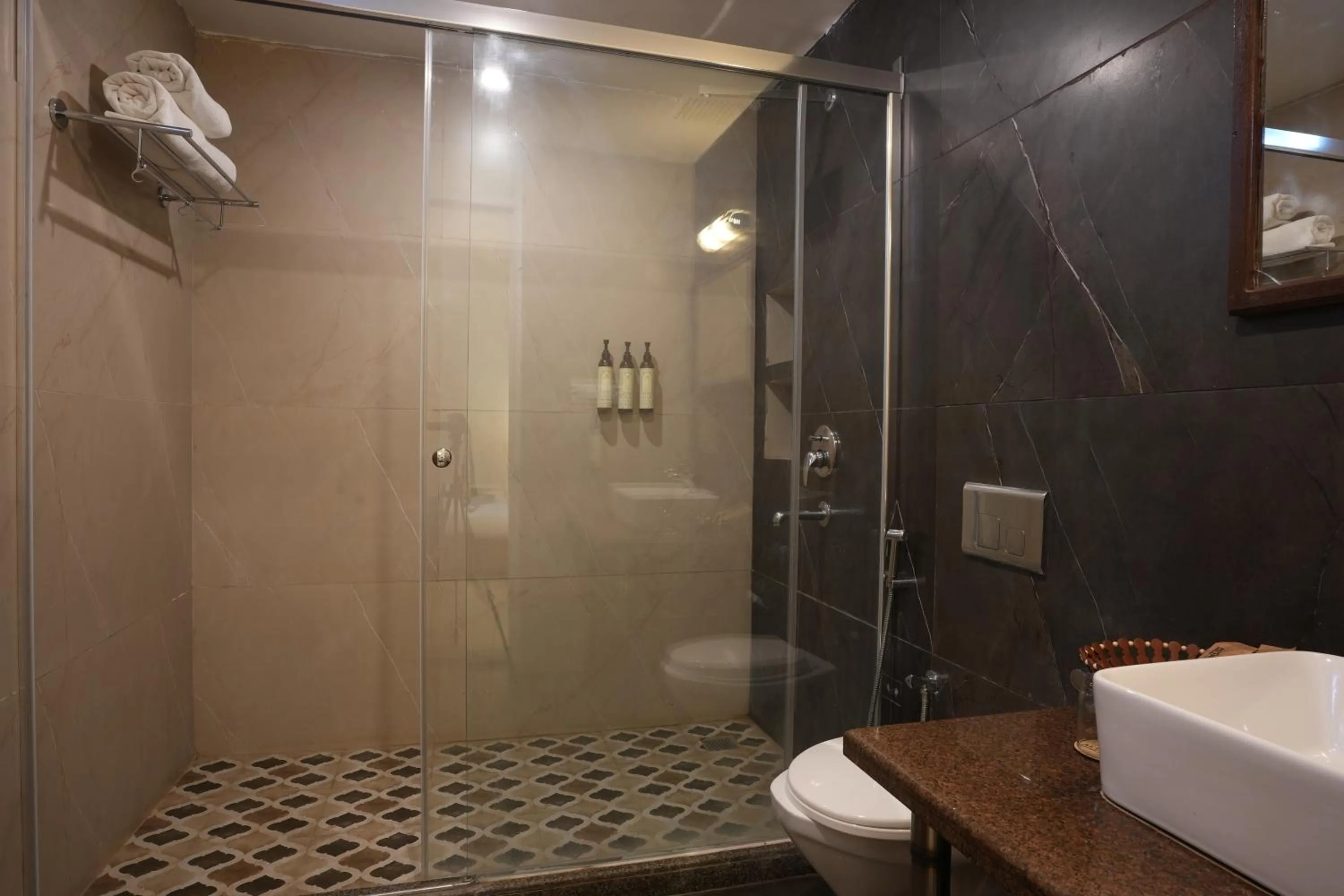 Bathroom in Astroport Sariska Treetop by Eight Continents