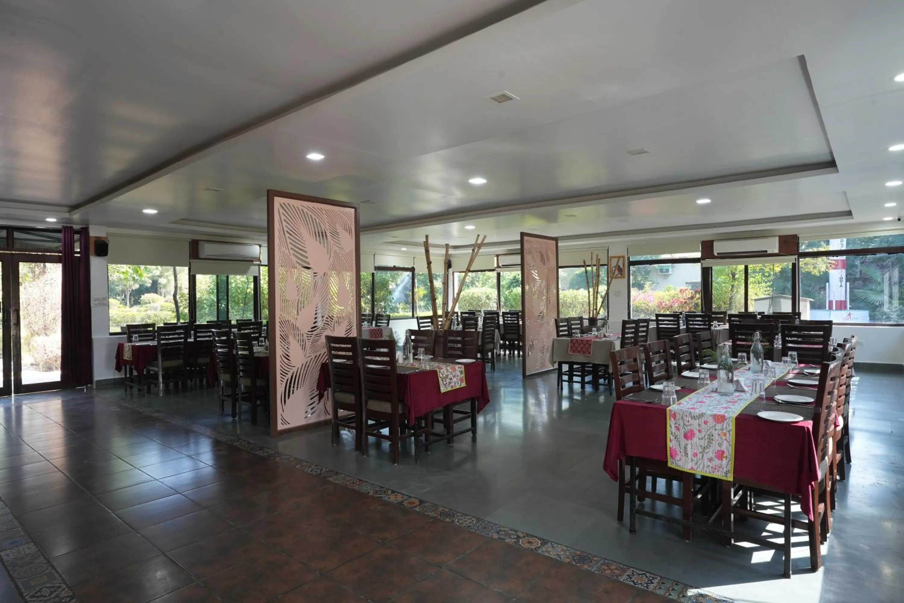 Restaurant/places to eat in Astroport Sariska Treetop by Eight Continents