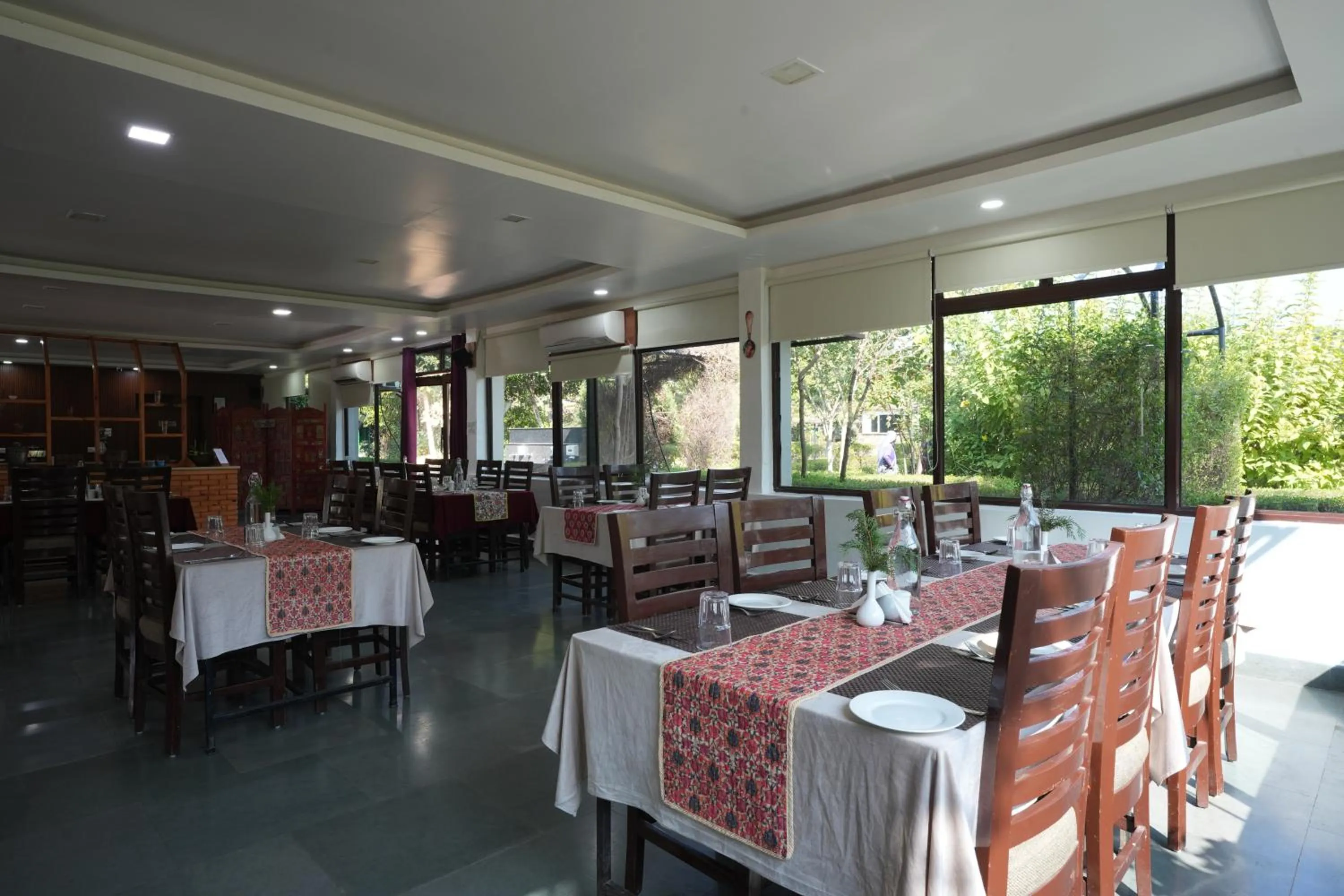 Restaurant/places to eat in Astroport Sariska Treetop by Eight Continents