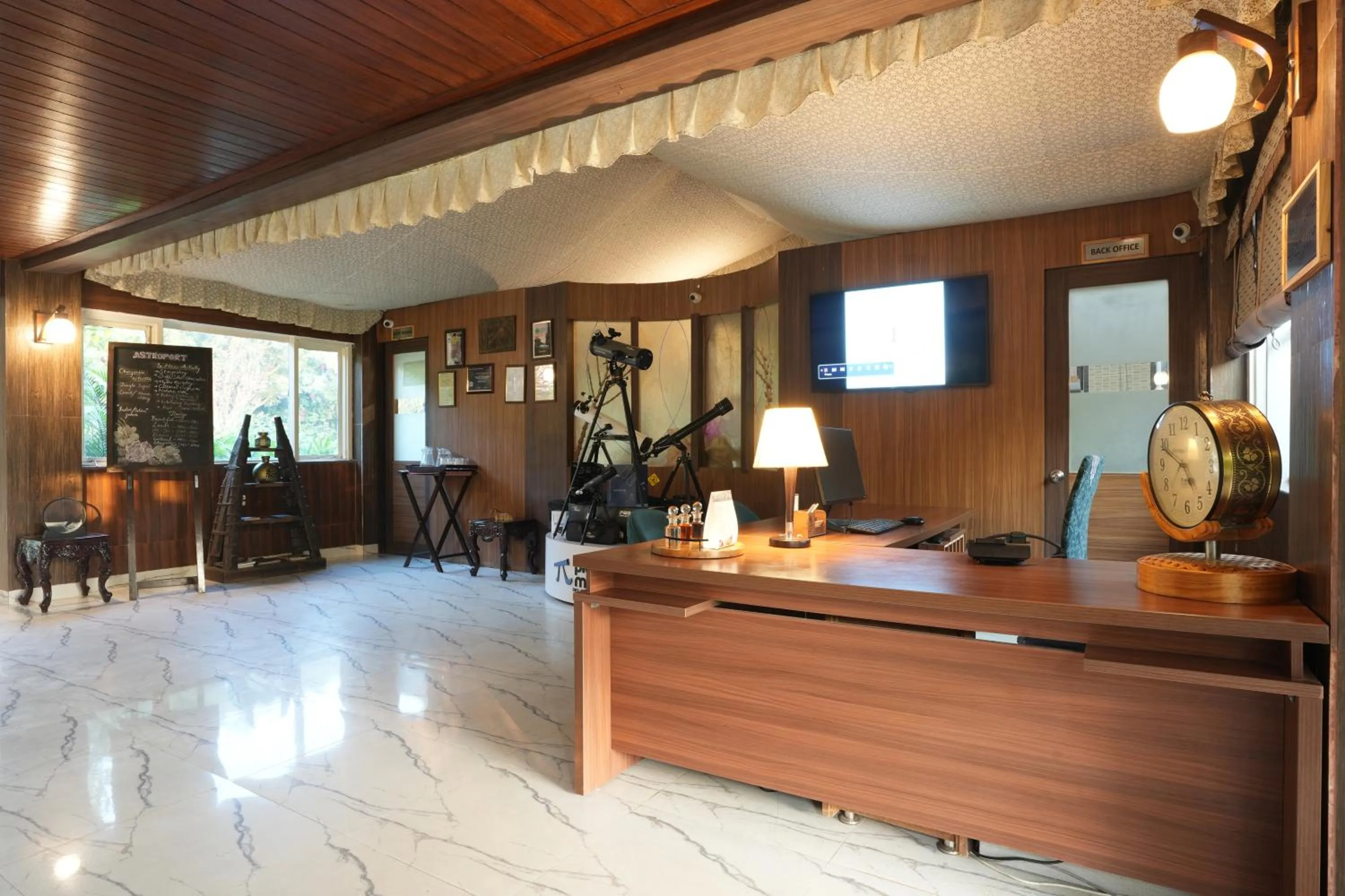 Lobby or reception in Astroport Sariska Treetop by Eight Continents