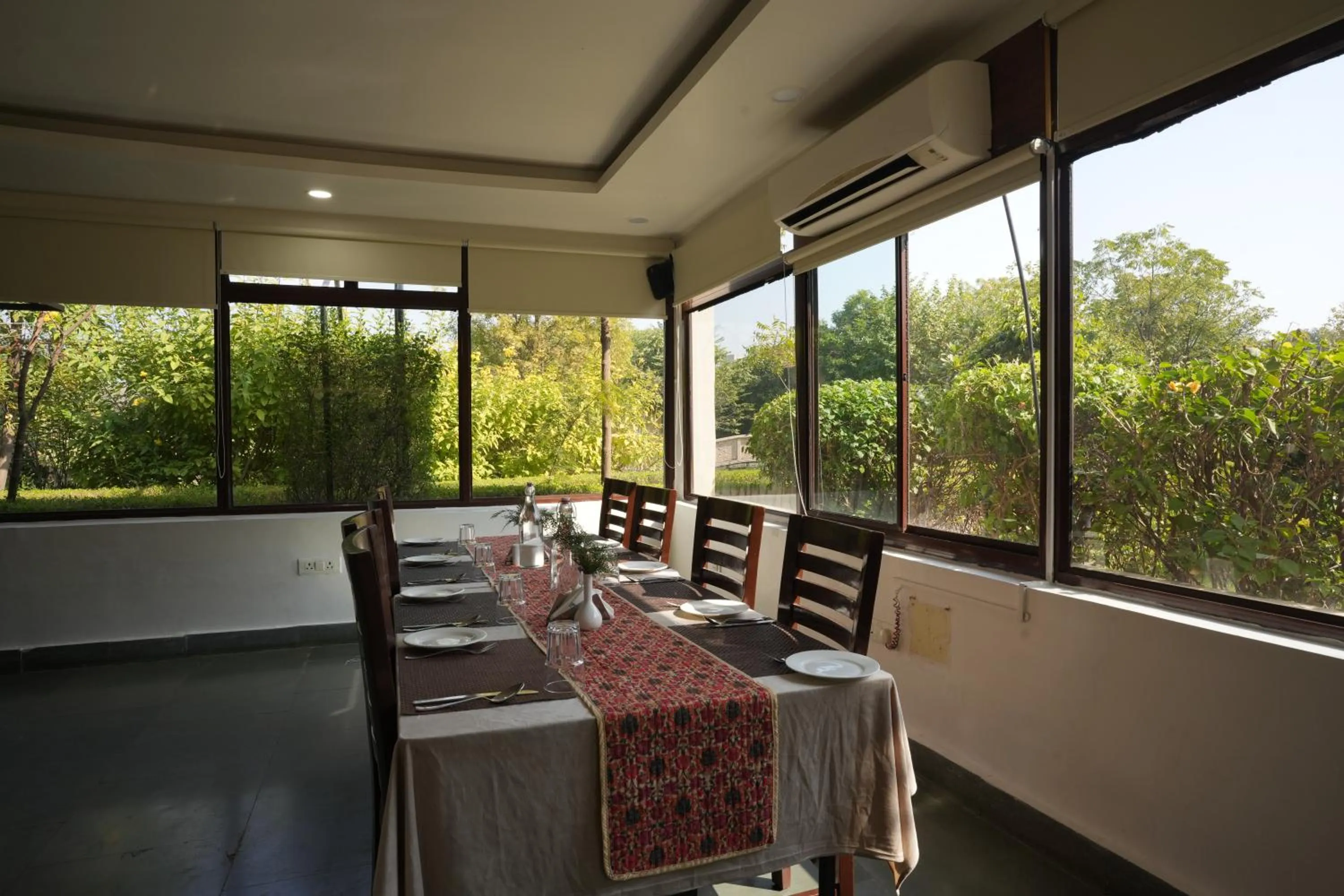 Restaurant/places to eat in Astroport Sariska Treetop by Eight Continents