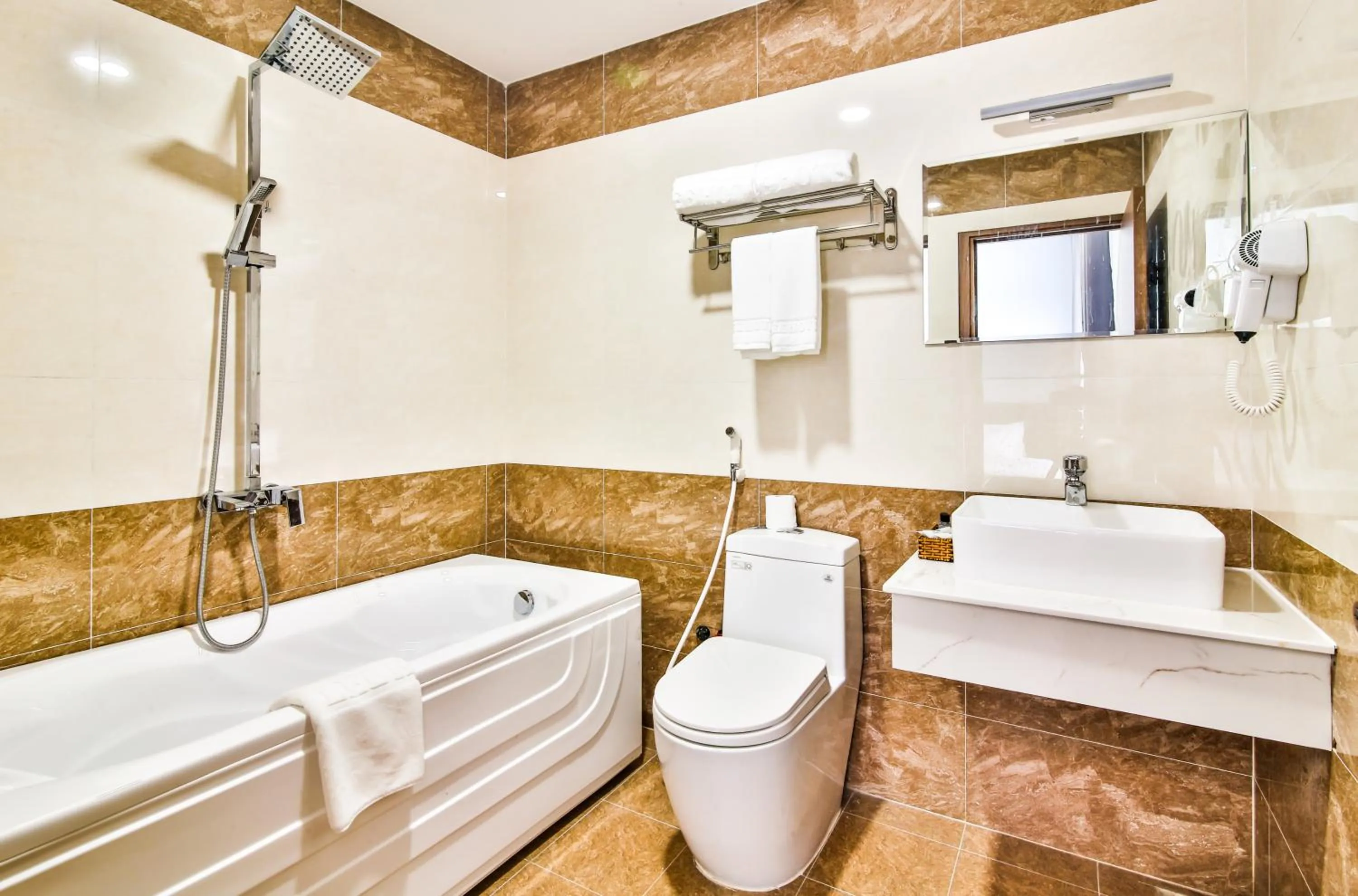 Shower in Grand Lee Hotel