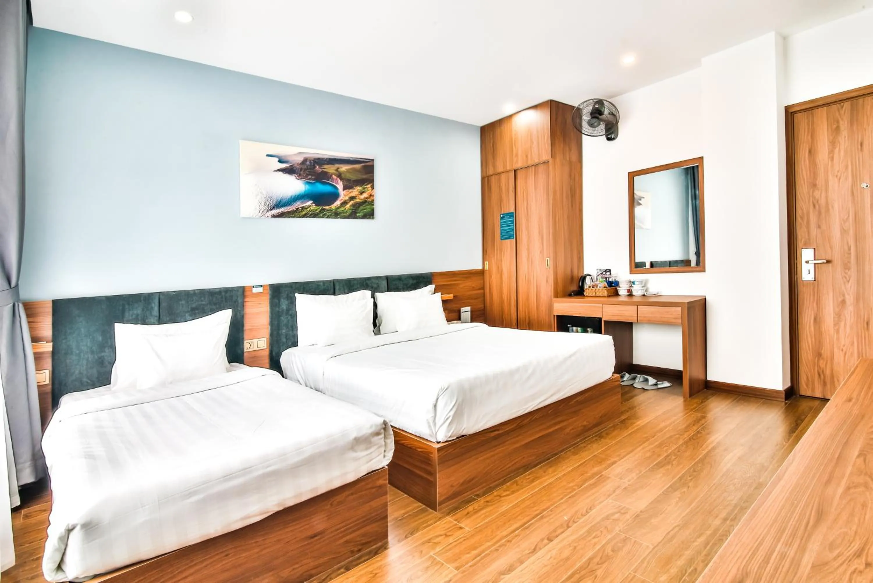 Bedroom, Bed in Grand Lee Hotel