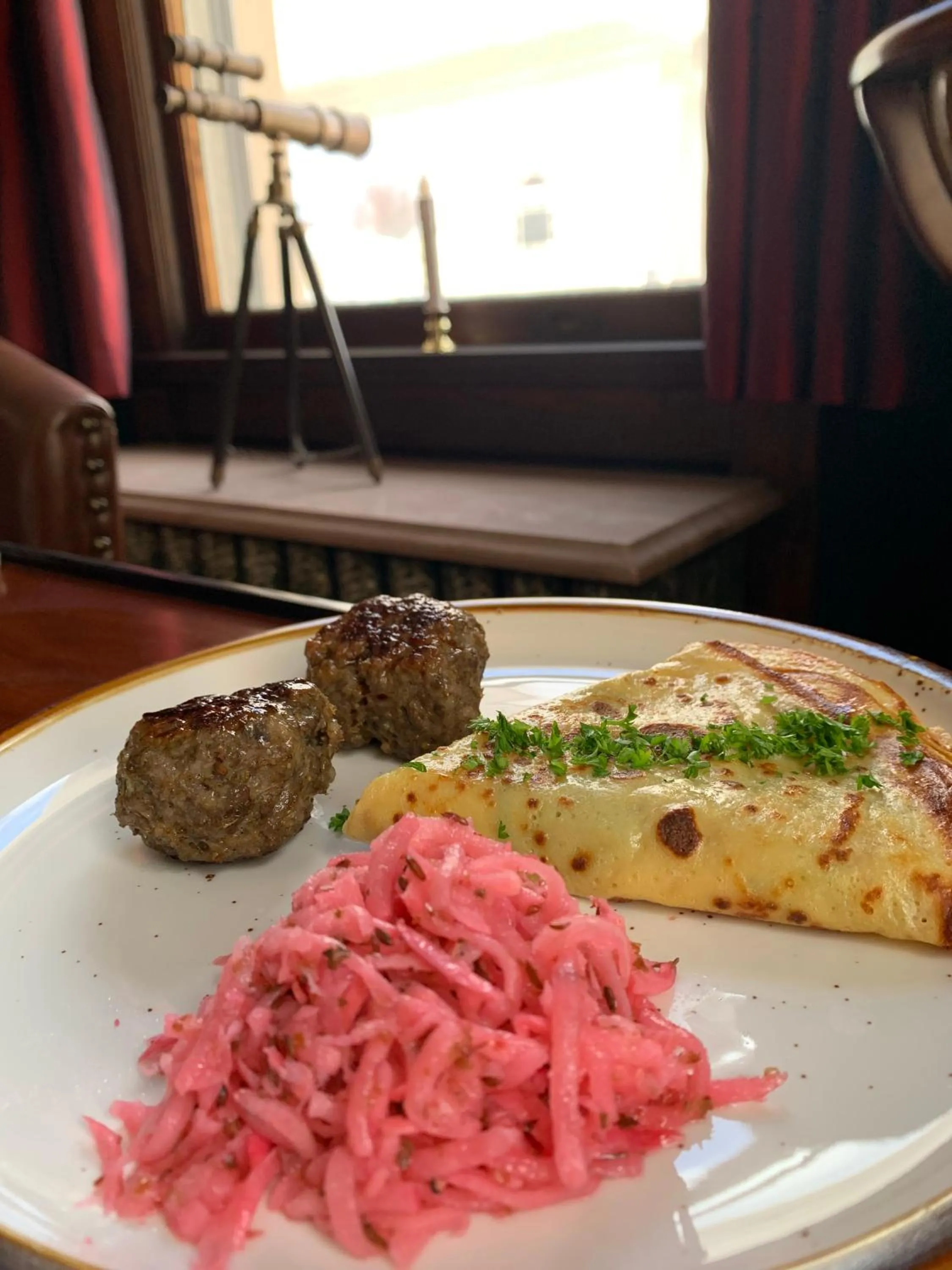 Breakfast in Cartier Mansion