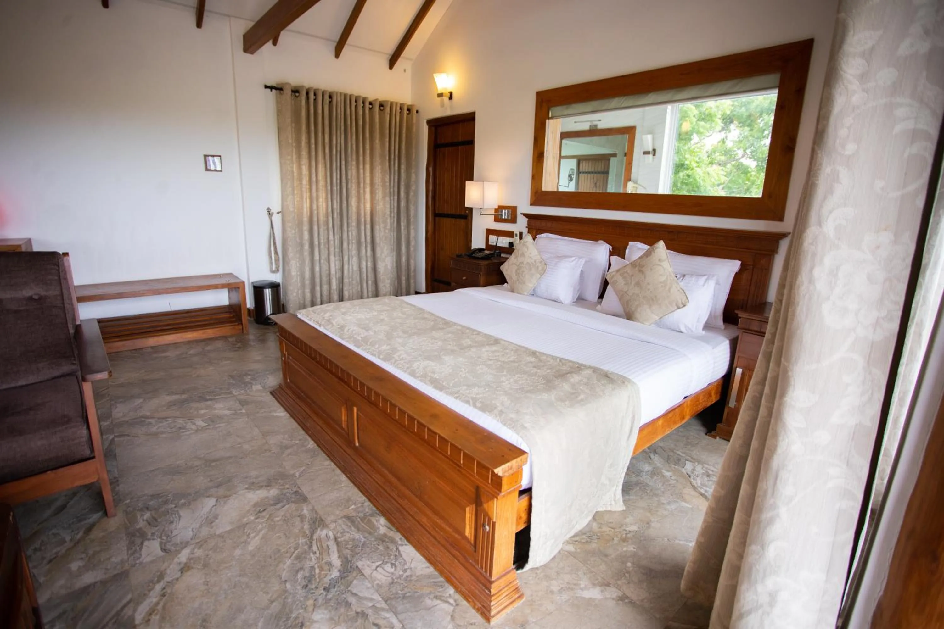Bed in Kalu's Hideaway Udawalawe