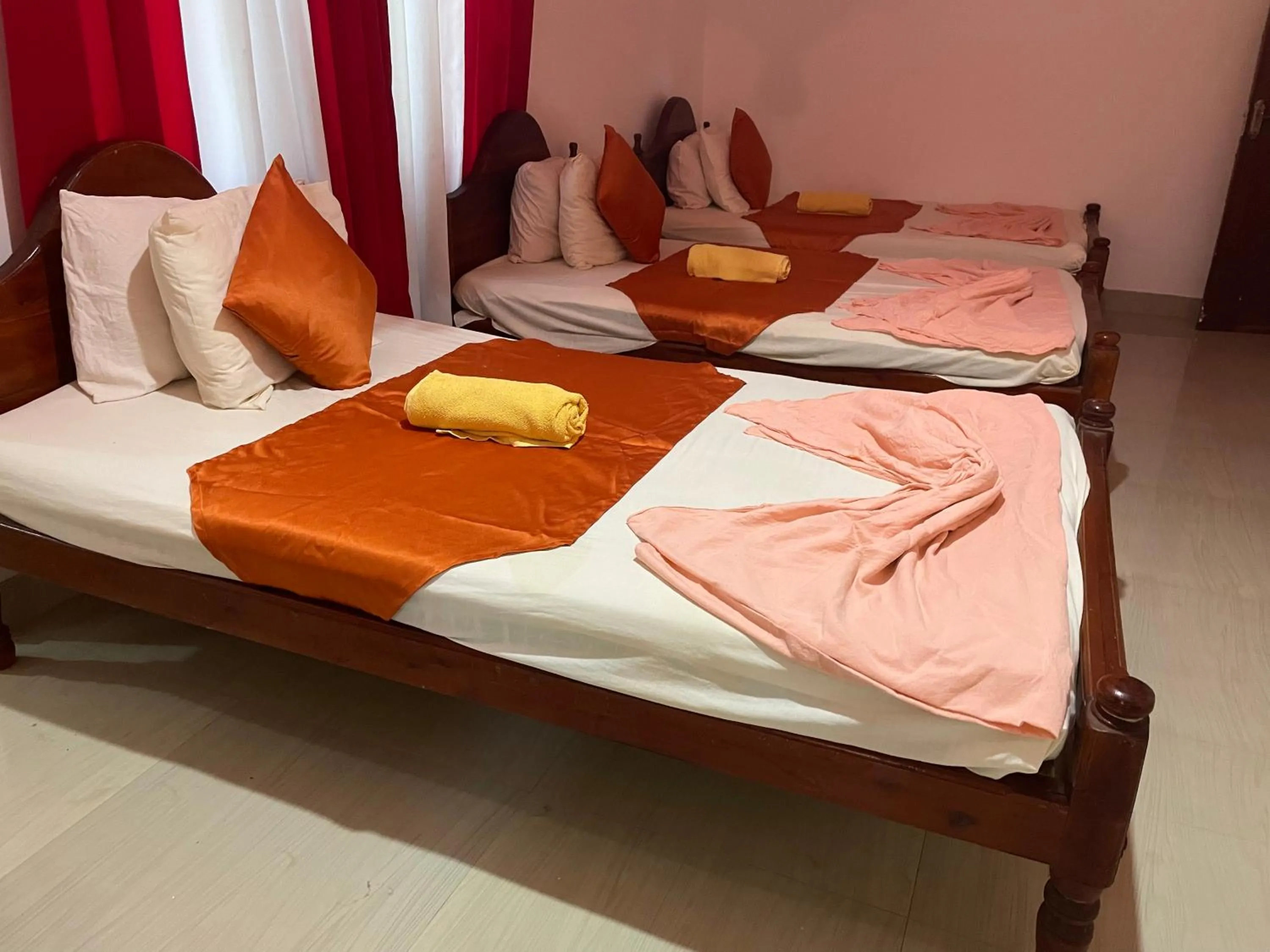 Bed in Rock Cascade Tourist Home & Cookery School