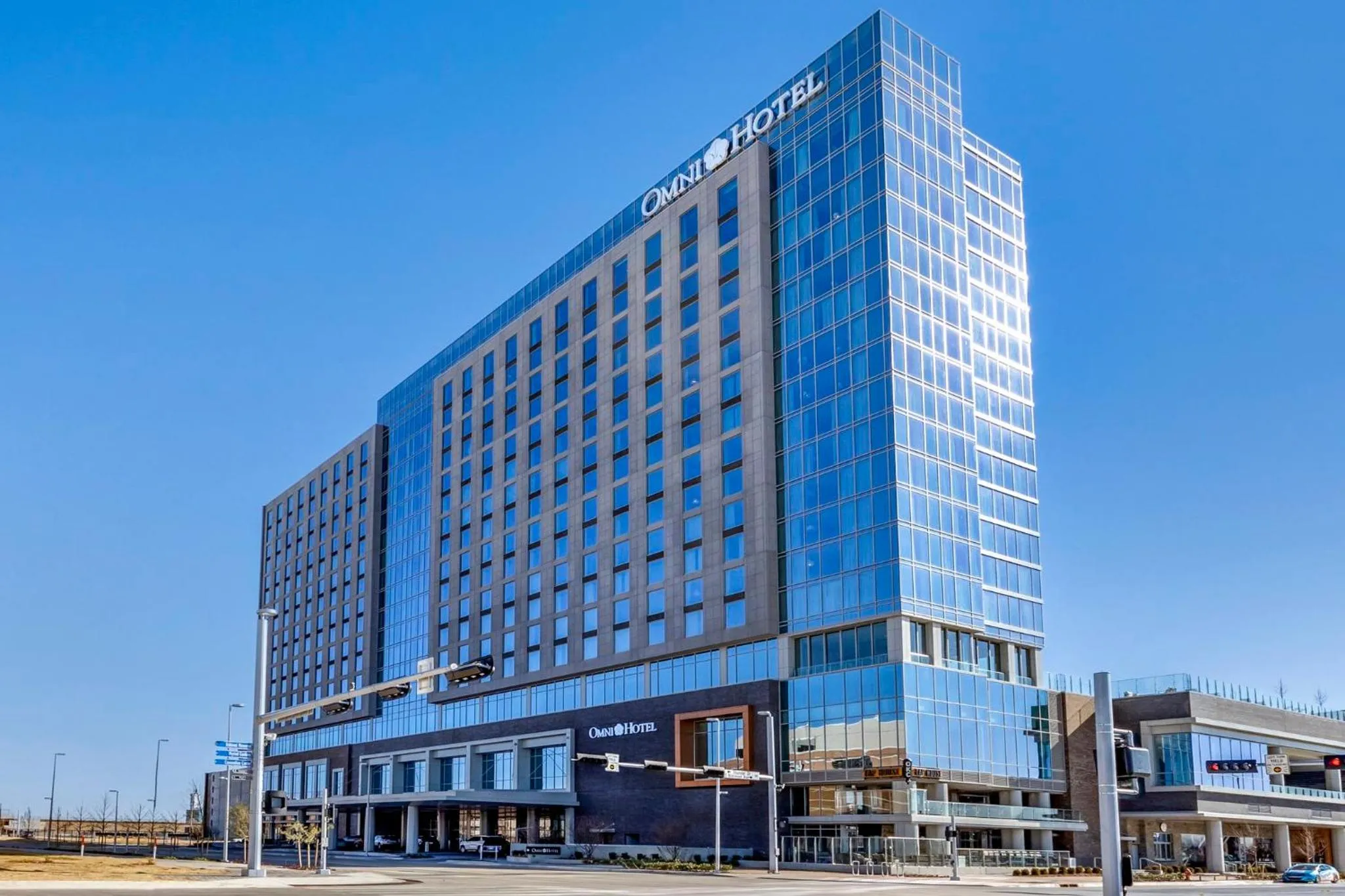 Property building in Omni Oklahoma City Hotel