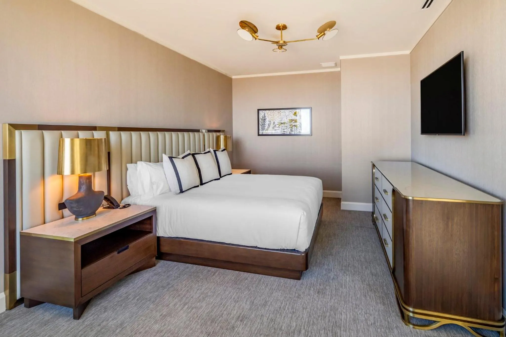 Photo of the whole room, Bed in Omni Oklahoma City Hotel