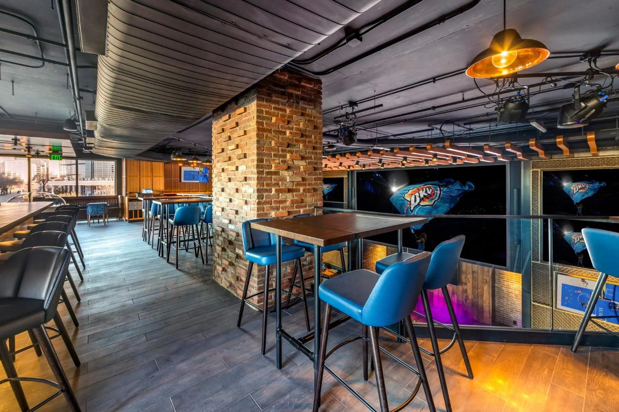 Restaurant/places to eat in Omni Oklahoma City Hotel