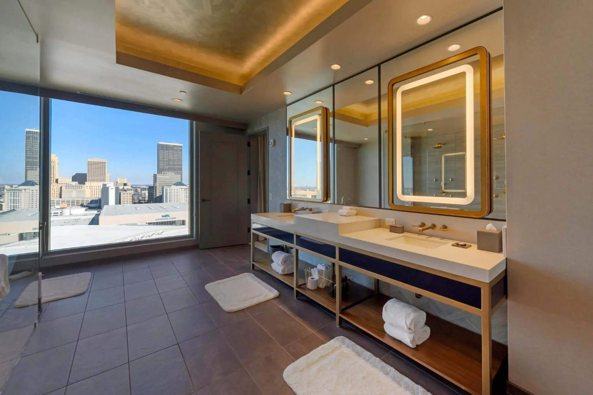 Photo of the whole room in Omni Oklahoma City Hotel