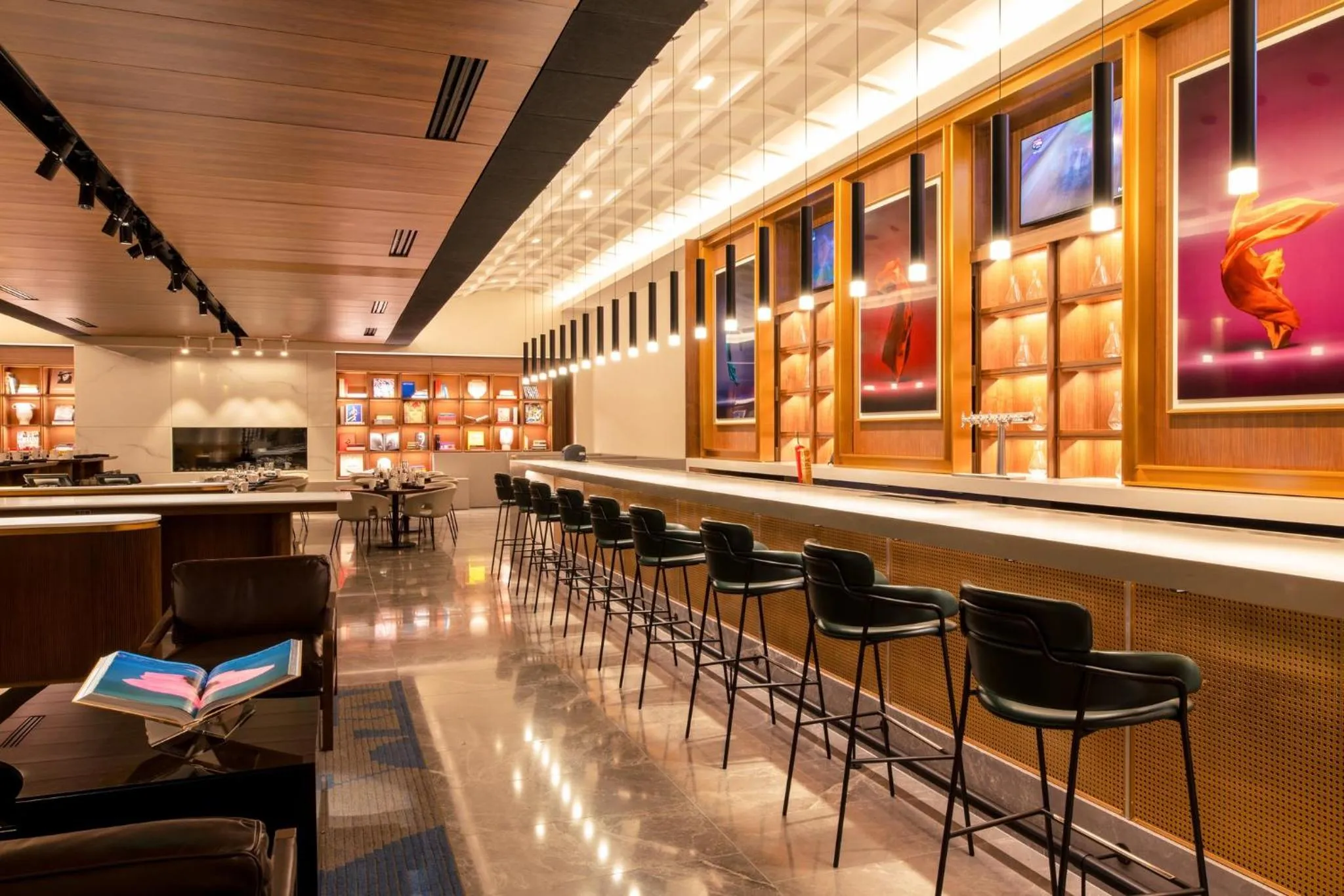 Restaurant/places to eat in Omni Boston Hotel at the Seaport