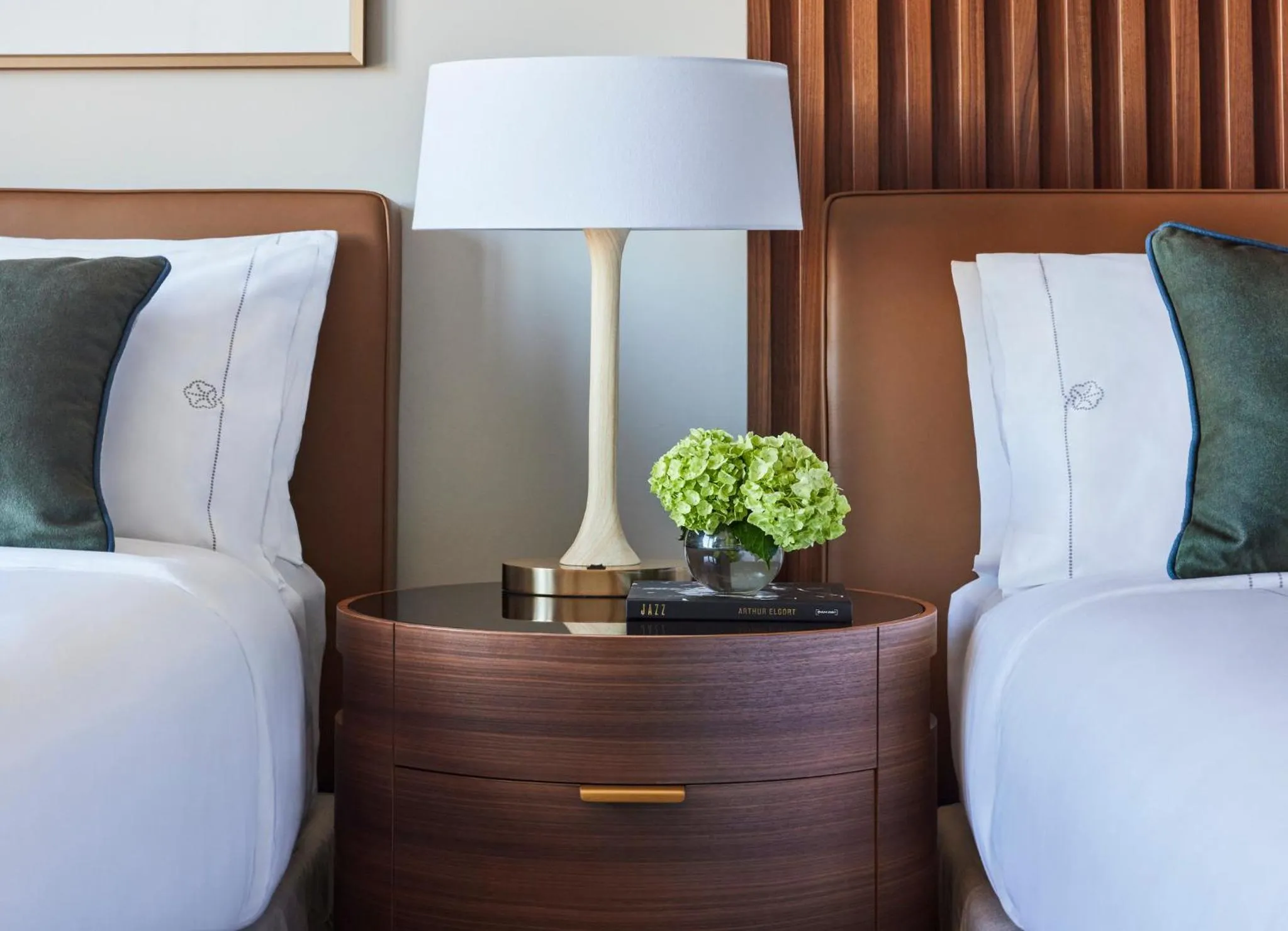 Bedroom, Bed in Omni Boston Hotel at the Seaport