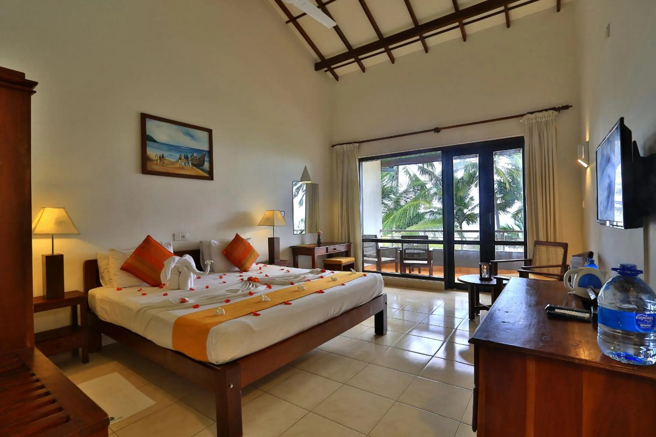 Photo of the whole room, Bed in Sea Rock Villa